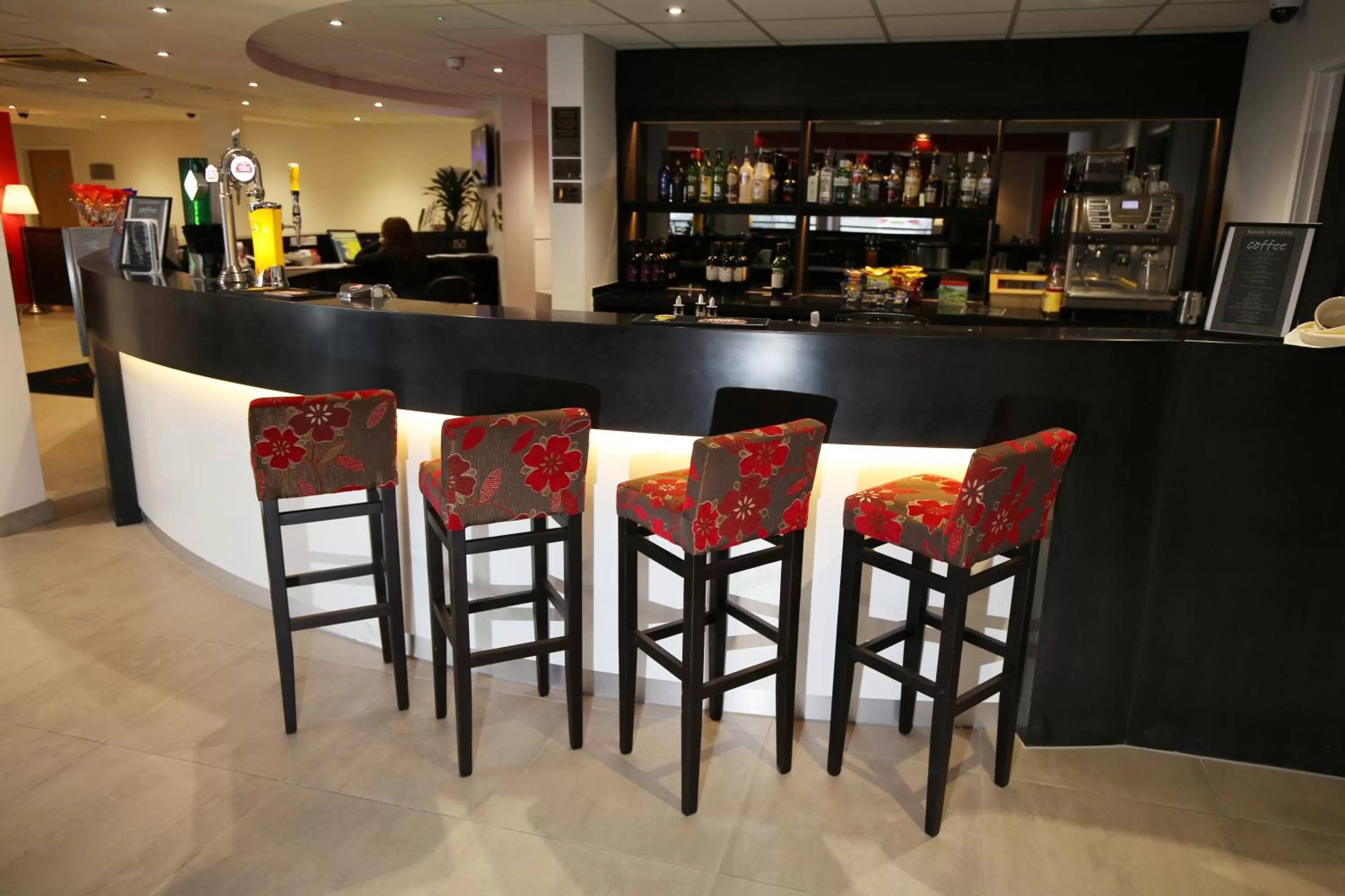 Lounge or bar in Ramada Wakefield