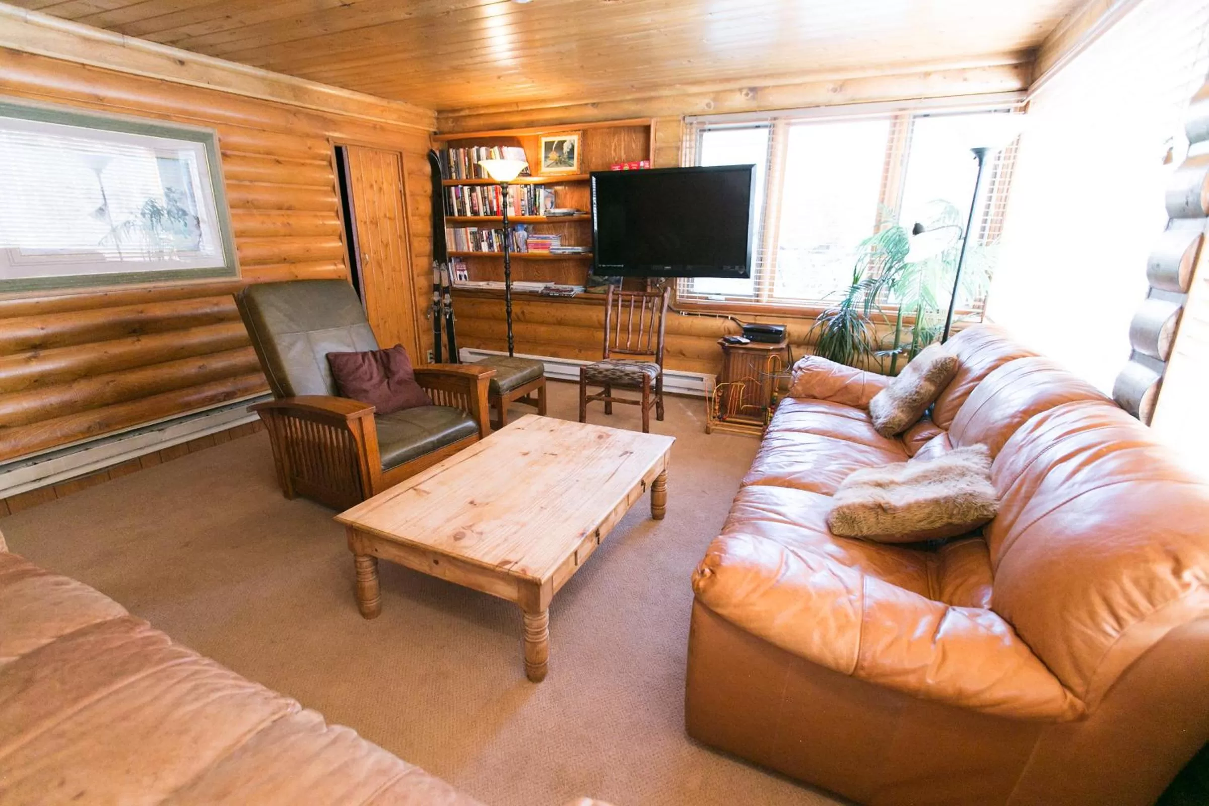 Silver Fork Lodge & Restaurant