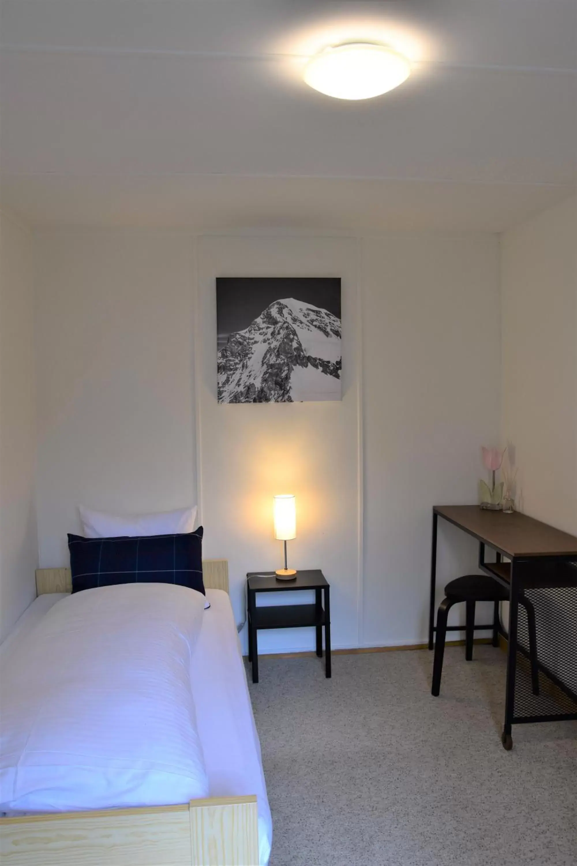 Single Room with Shared Bathroom in First Lodge Single Room with Shared Bathroom in First Lodge