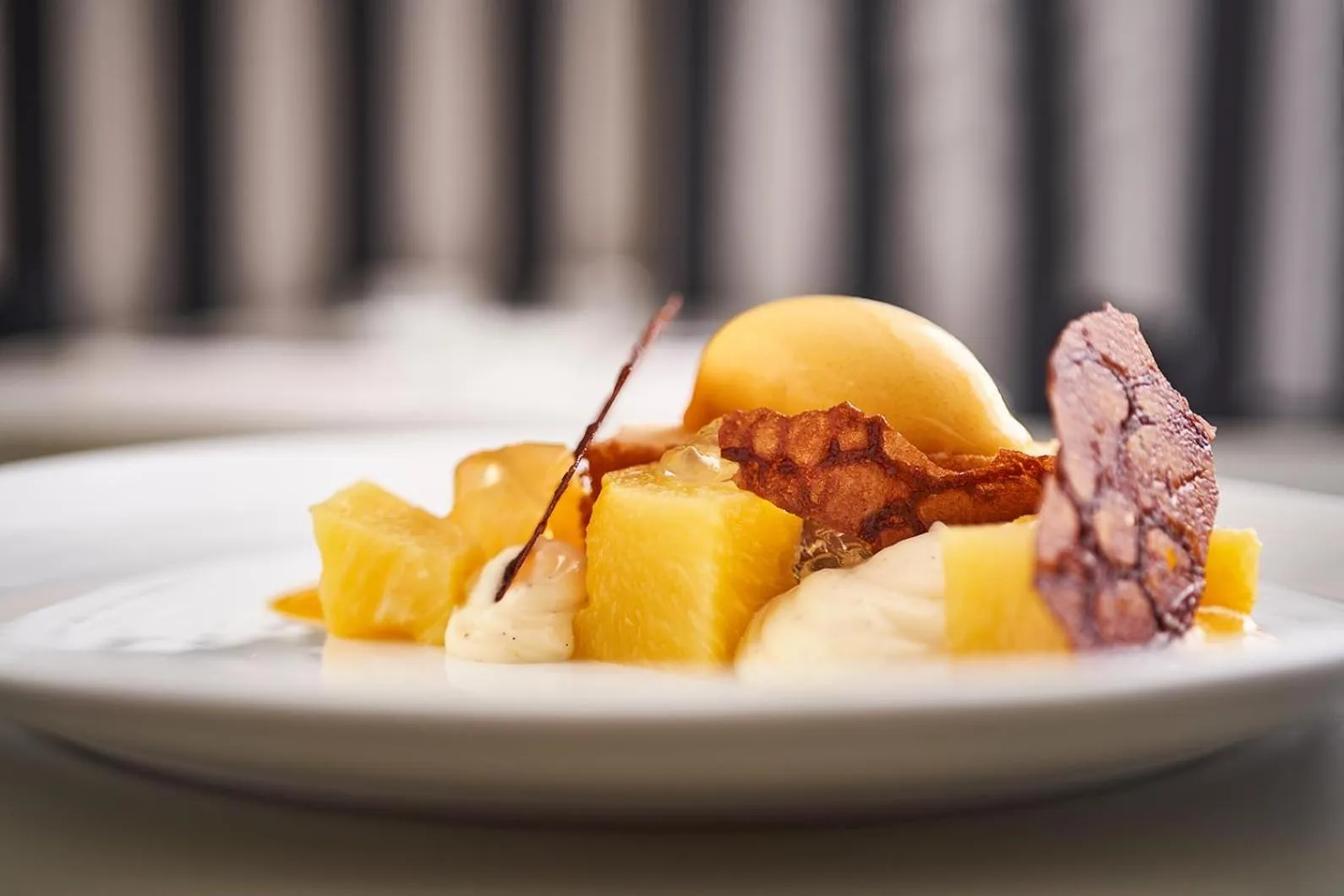 Restaurant/places to eat in Maison Nô - Hôtel et Rooftop