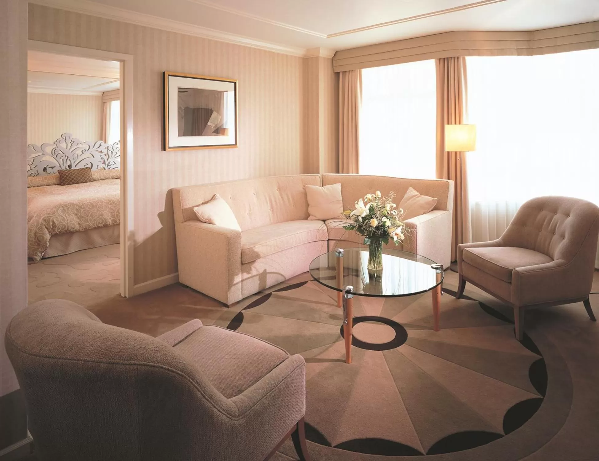 Living room in The Listel Hotel Vancouver