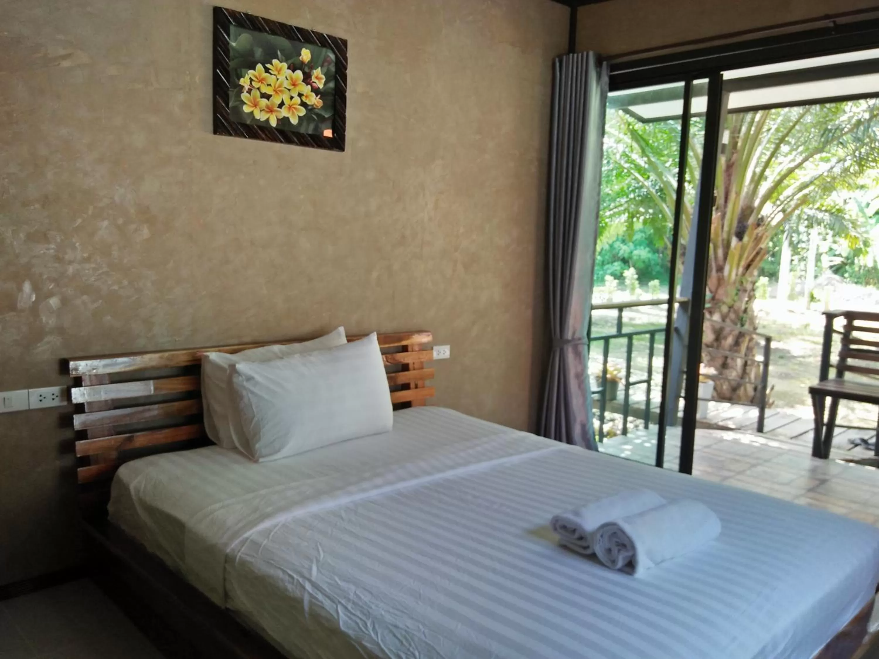 Property building, Bed in Khao Sok Residence Resort