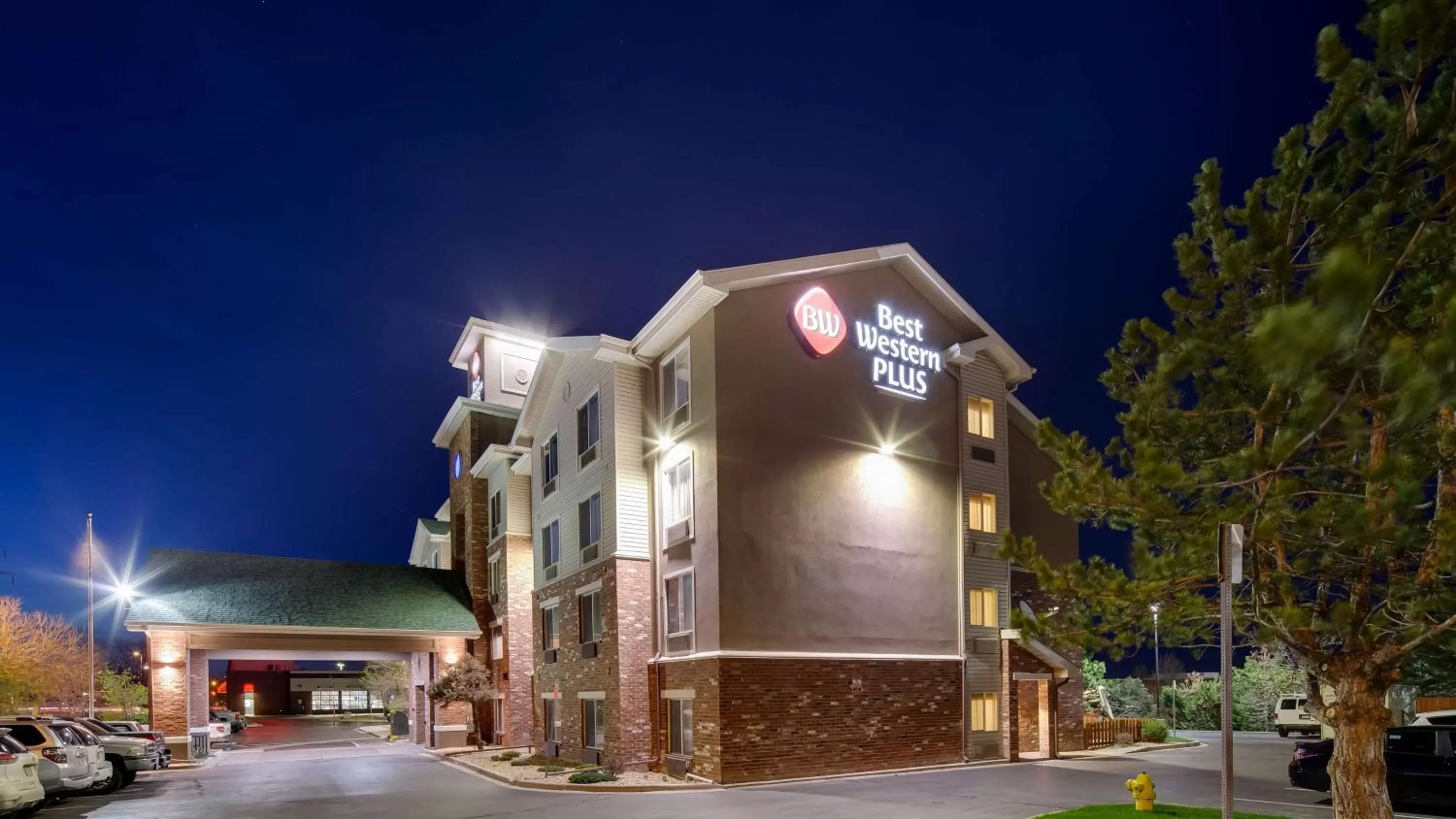 Property building in Best Western Plus Gateway Inn & Suites - Aurora
