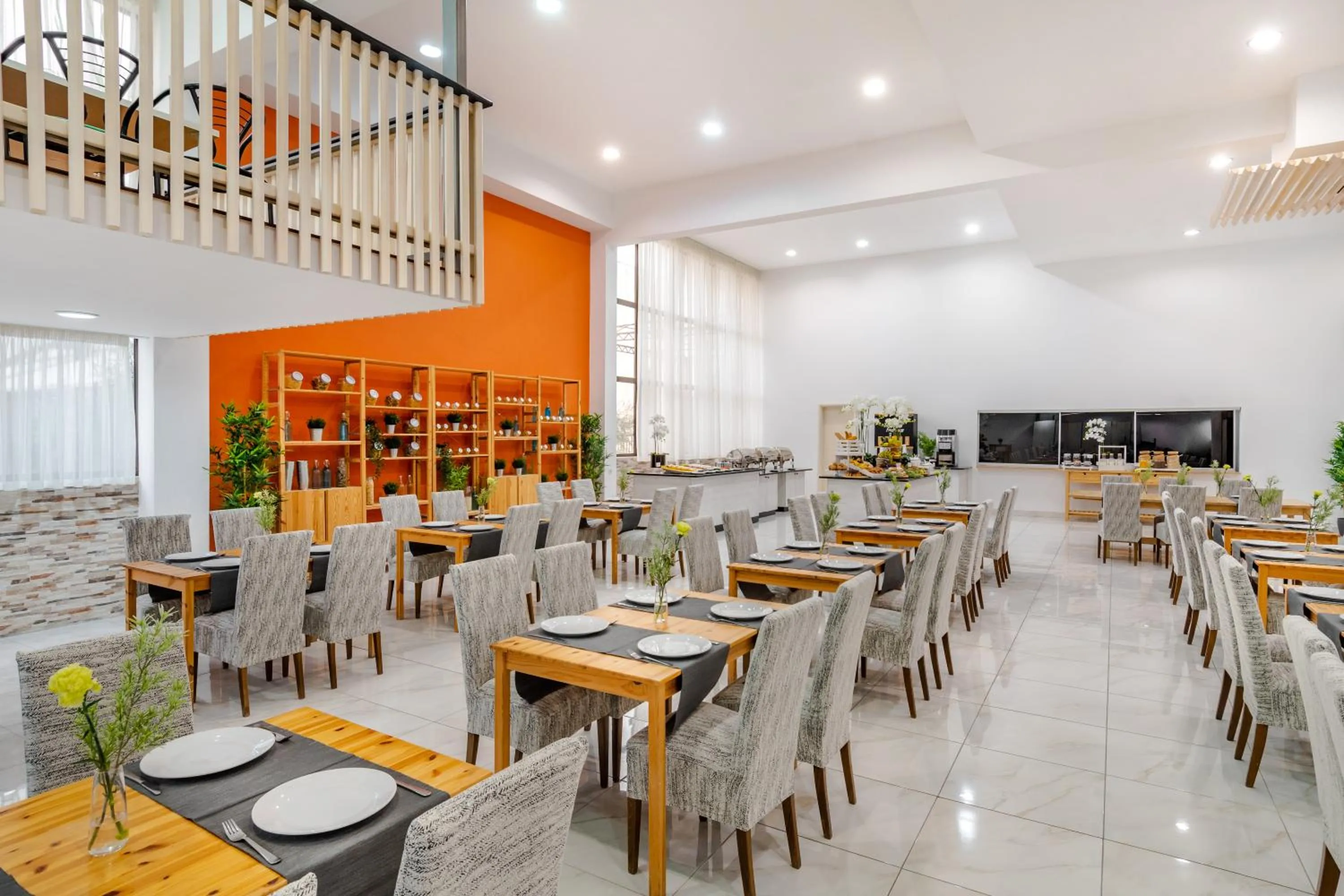 Restaurant/places to eat in Hotel Split Inn by President