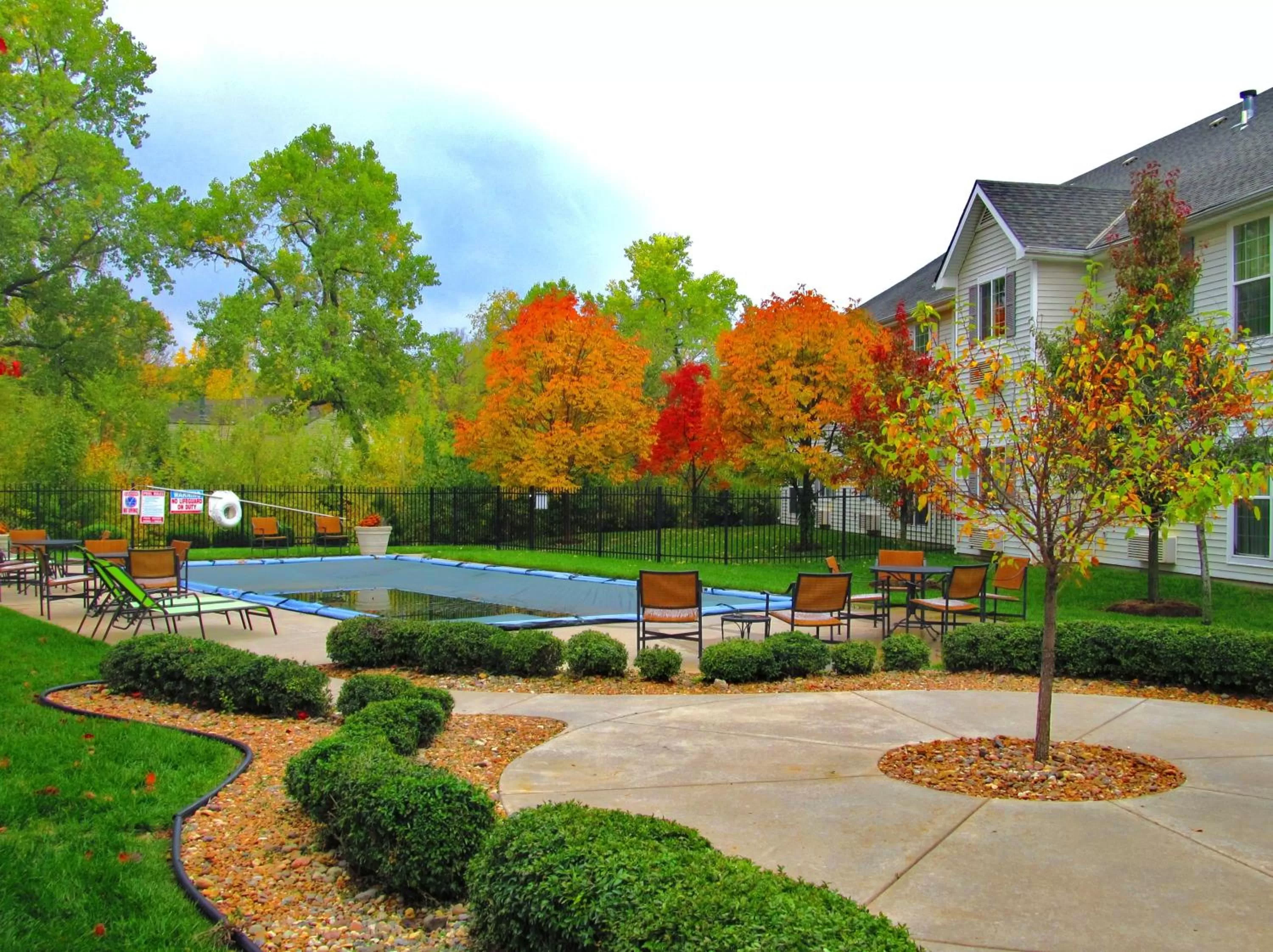 Swimming pool in Baymont by Wyndham Wichita East
