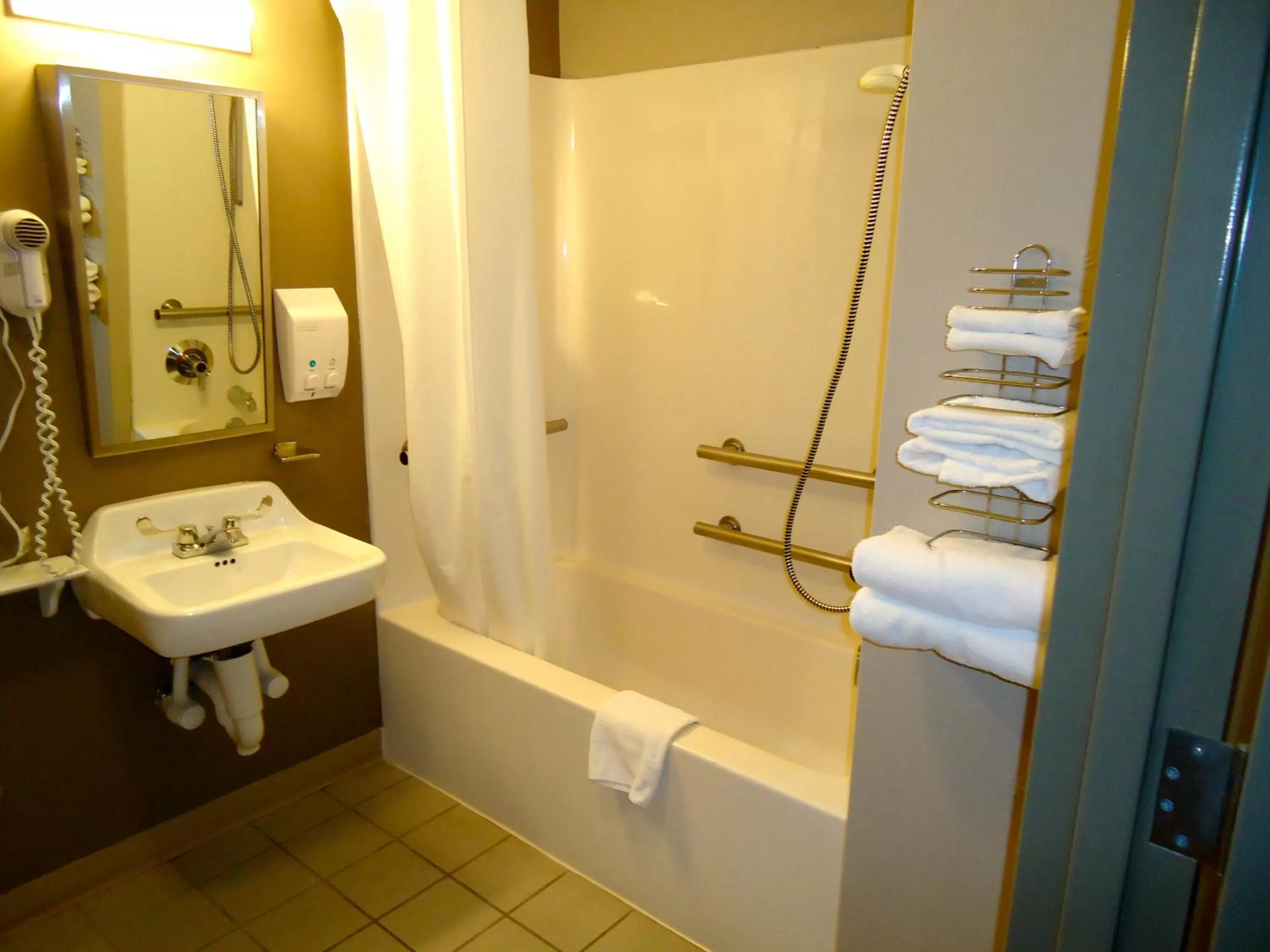 Bathroom in Super 8 by Wyndham Niagara Falls
