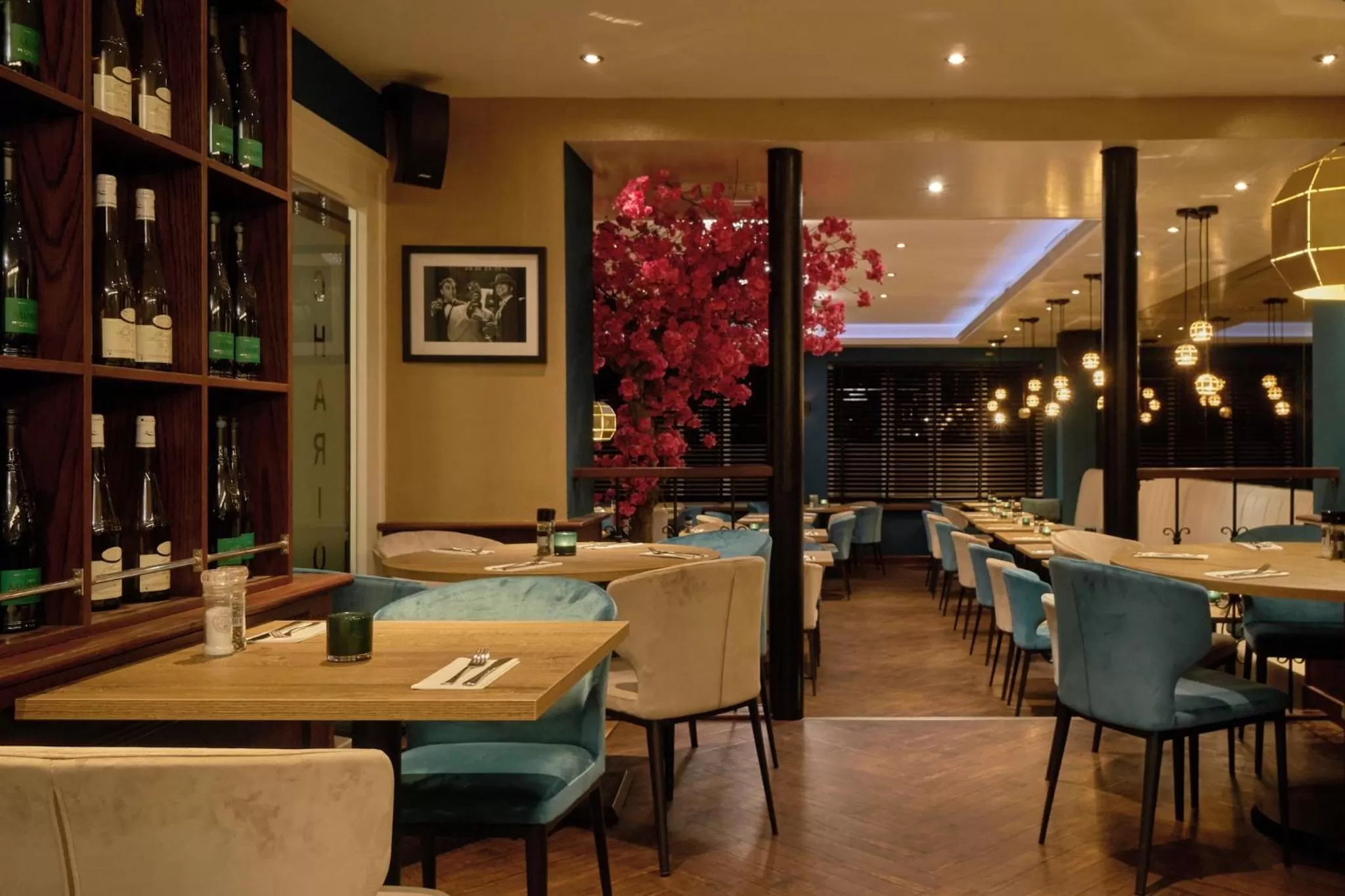 Restaurant/places to eat in Boutique Hotel Chariot - Amsterdam Schiphol Airport