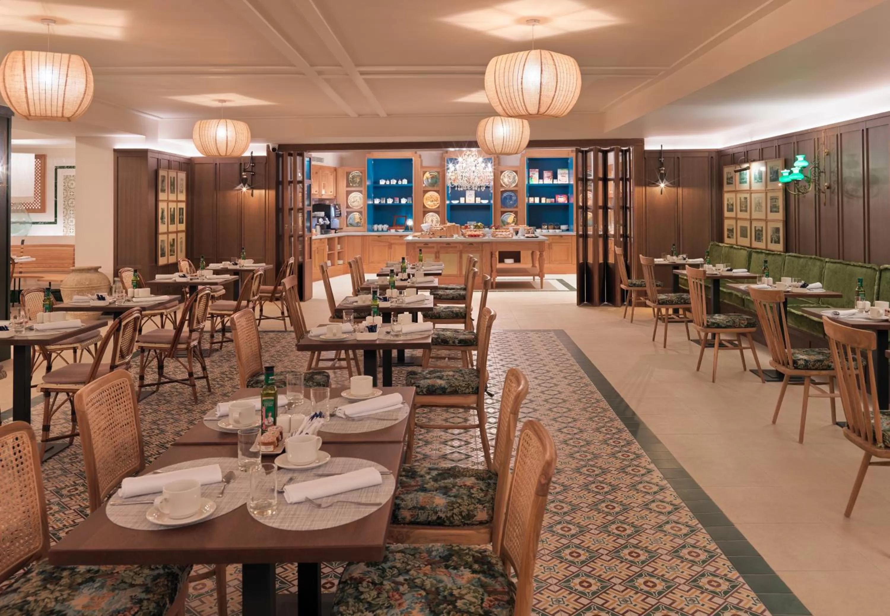 Restaurant/places to eat in H10 Casa de la Plata