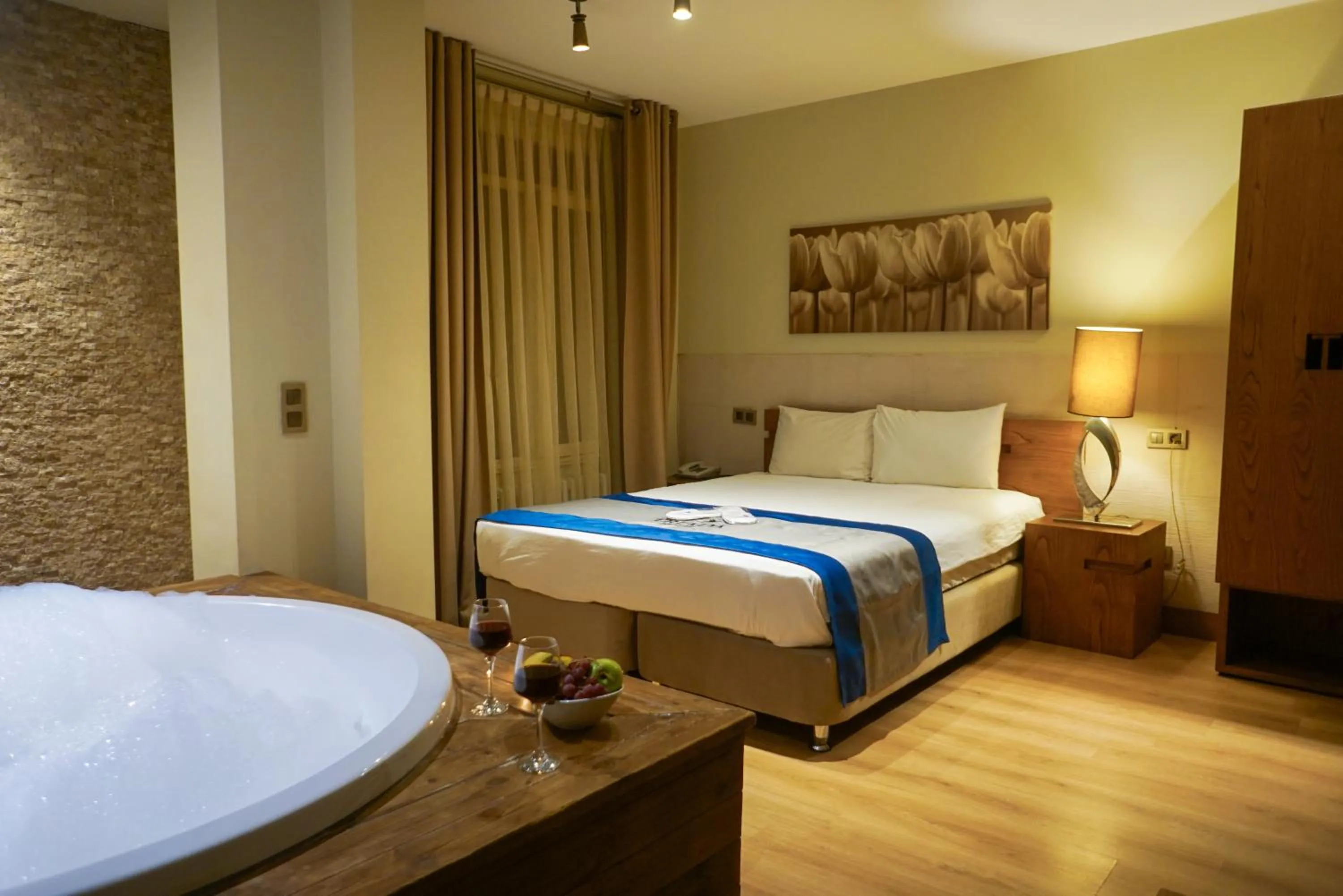 Photo of the whole room, Bed in Triada Hotel Taksim - Special Category