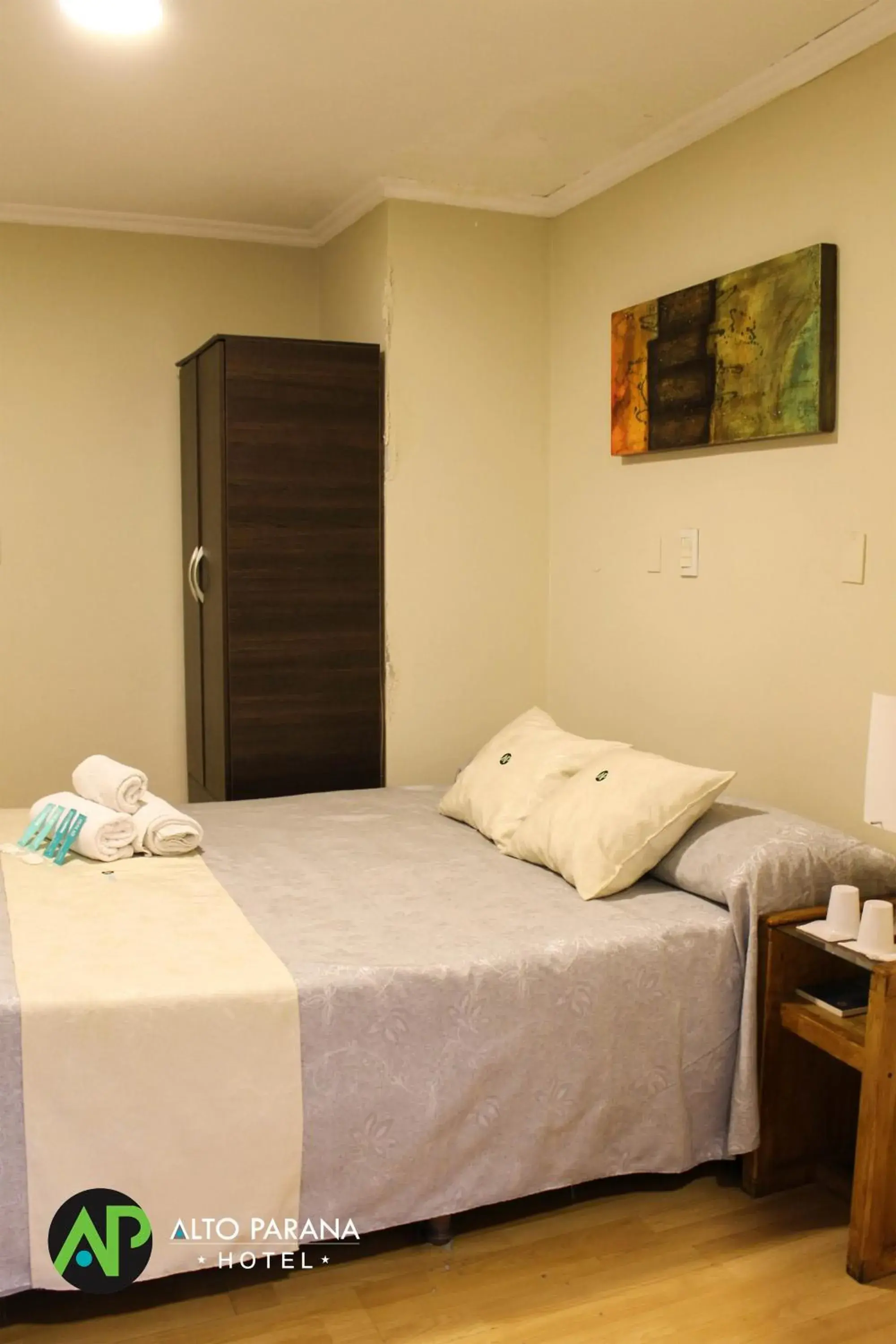Budget Double Room in Hotel Alto Parana Budget Double Room in Hotel Alto Parana