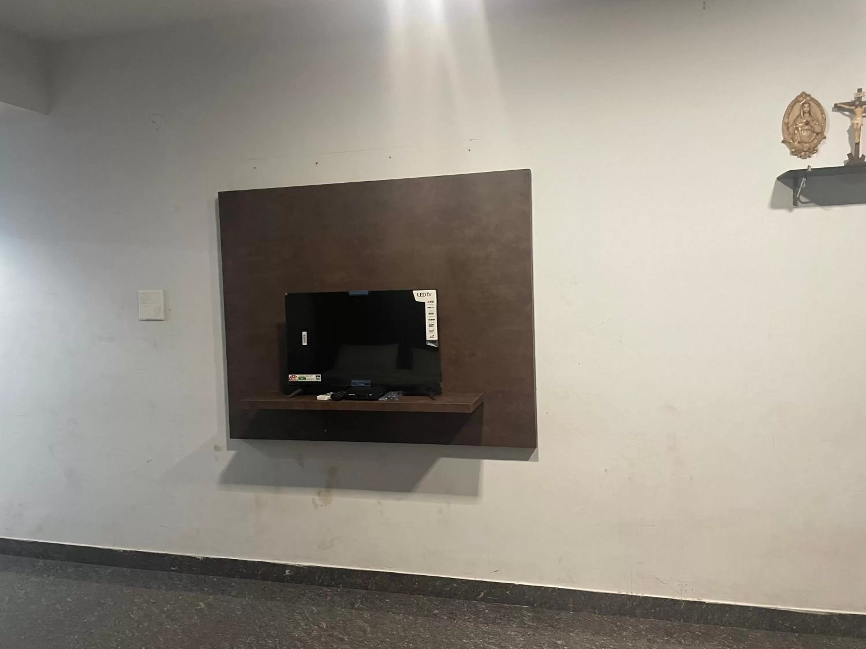 TV and multimedia, TV/Entertainment Center in Calangute Beach Corner