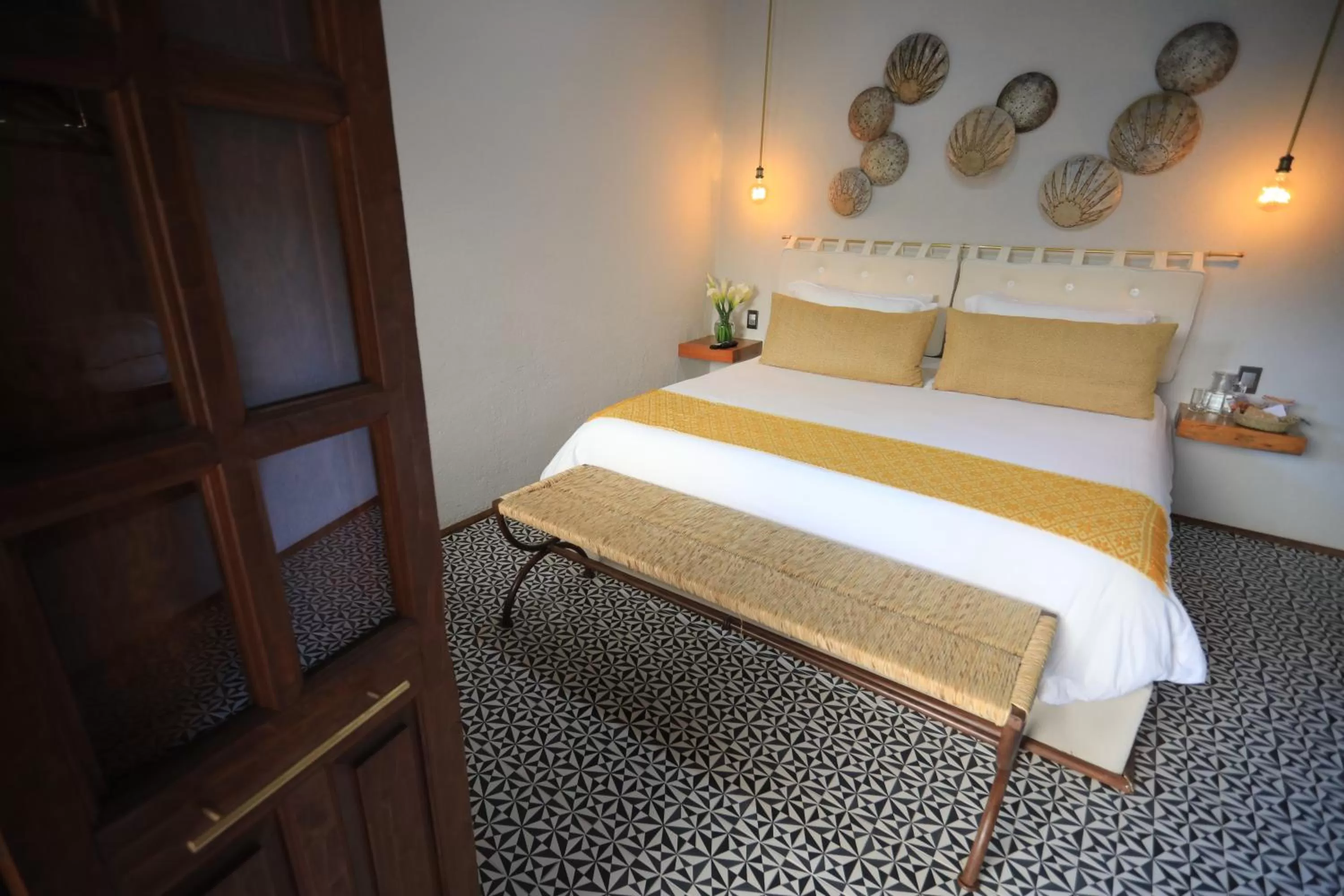 Photo of the whole room, Bed in La Dorada Town view