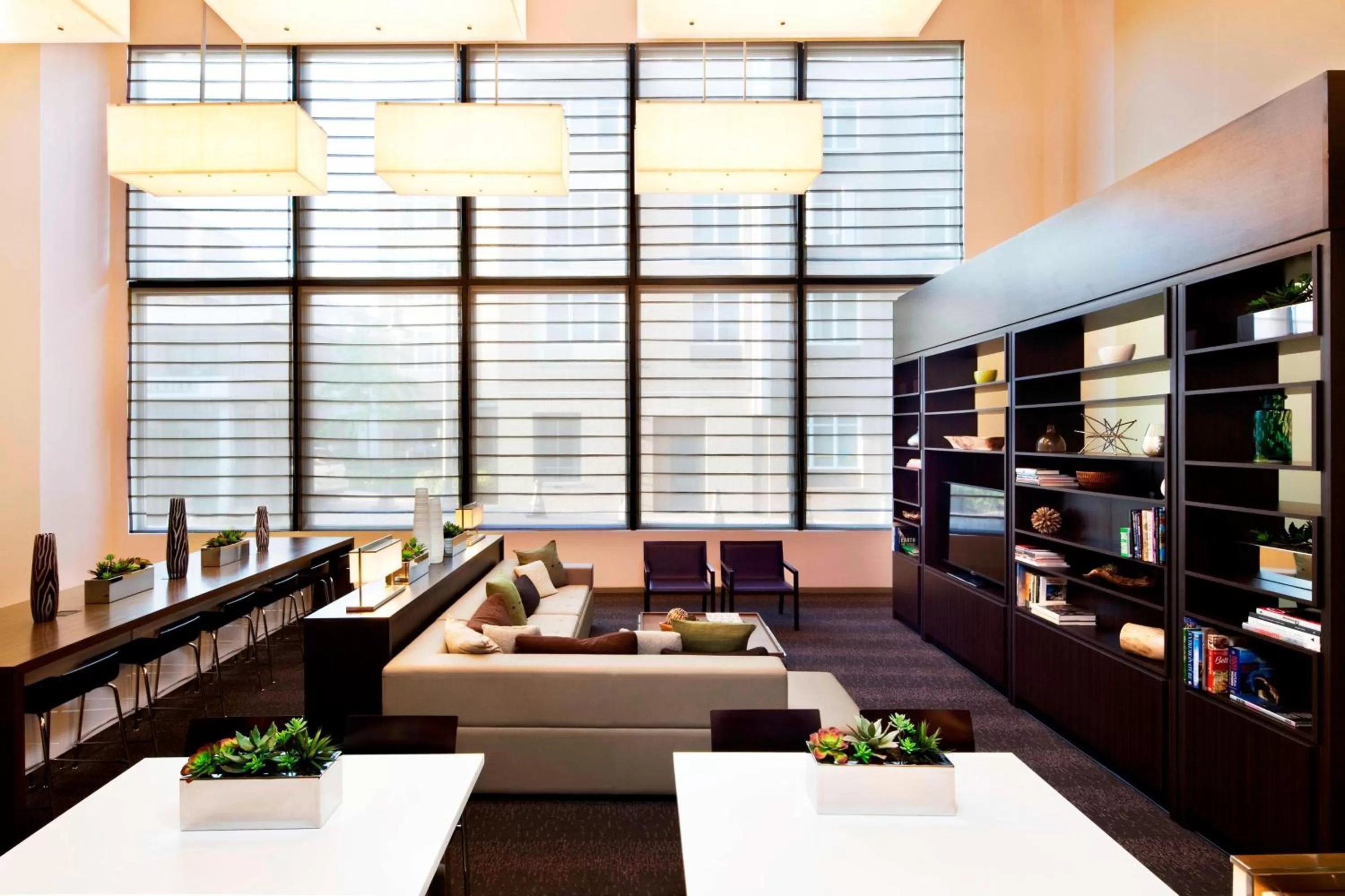 Lounge or bar in Element Harrison-Newark