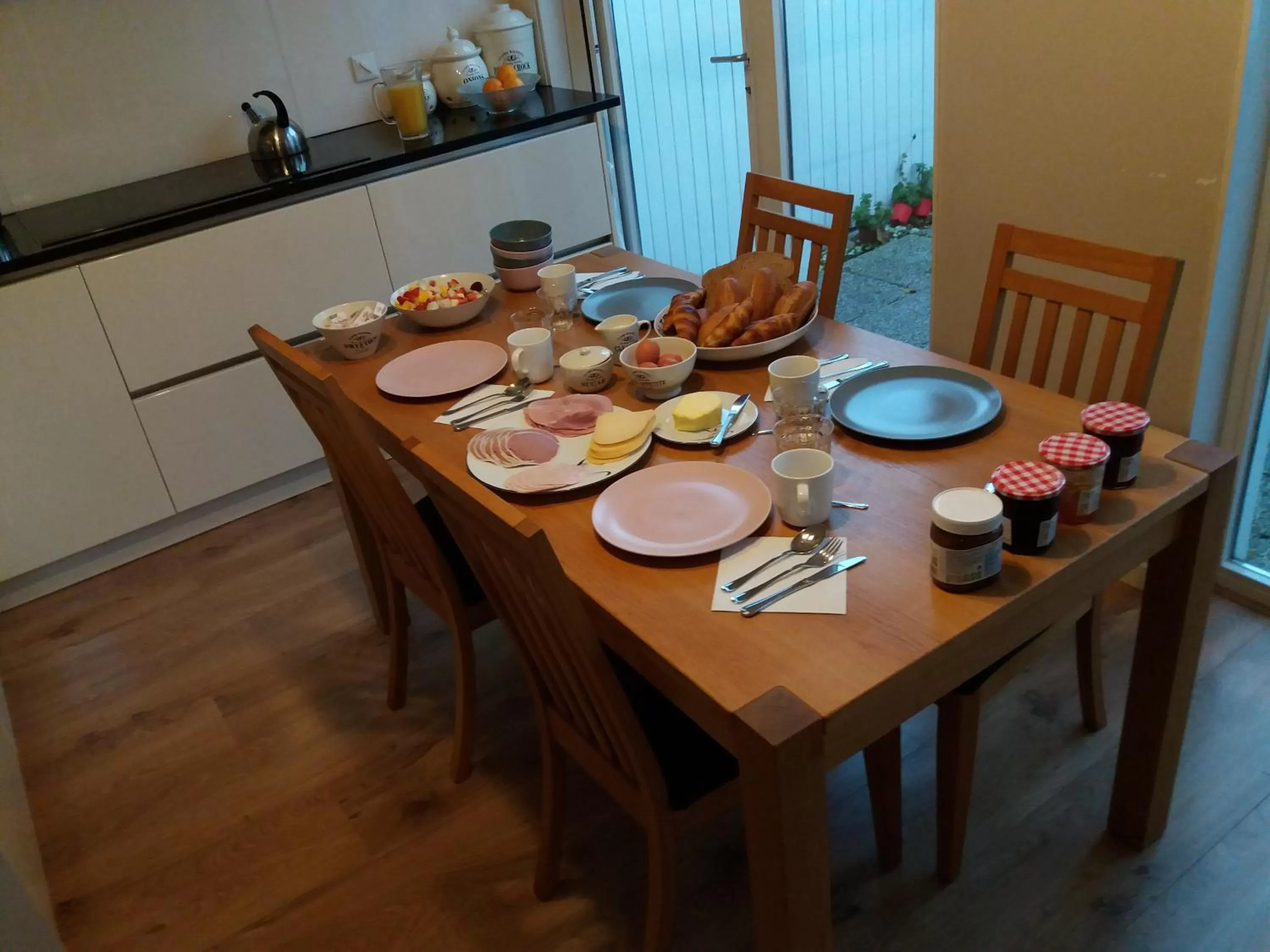 Breakfast in Marbles Inn