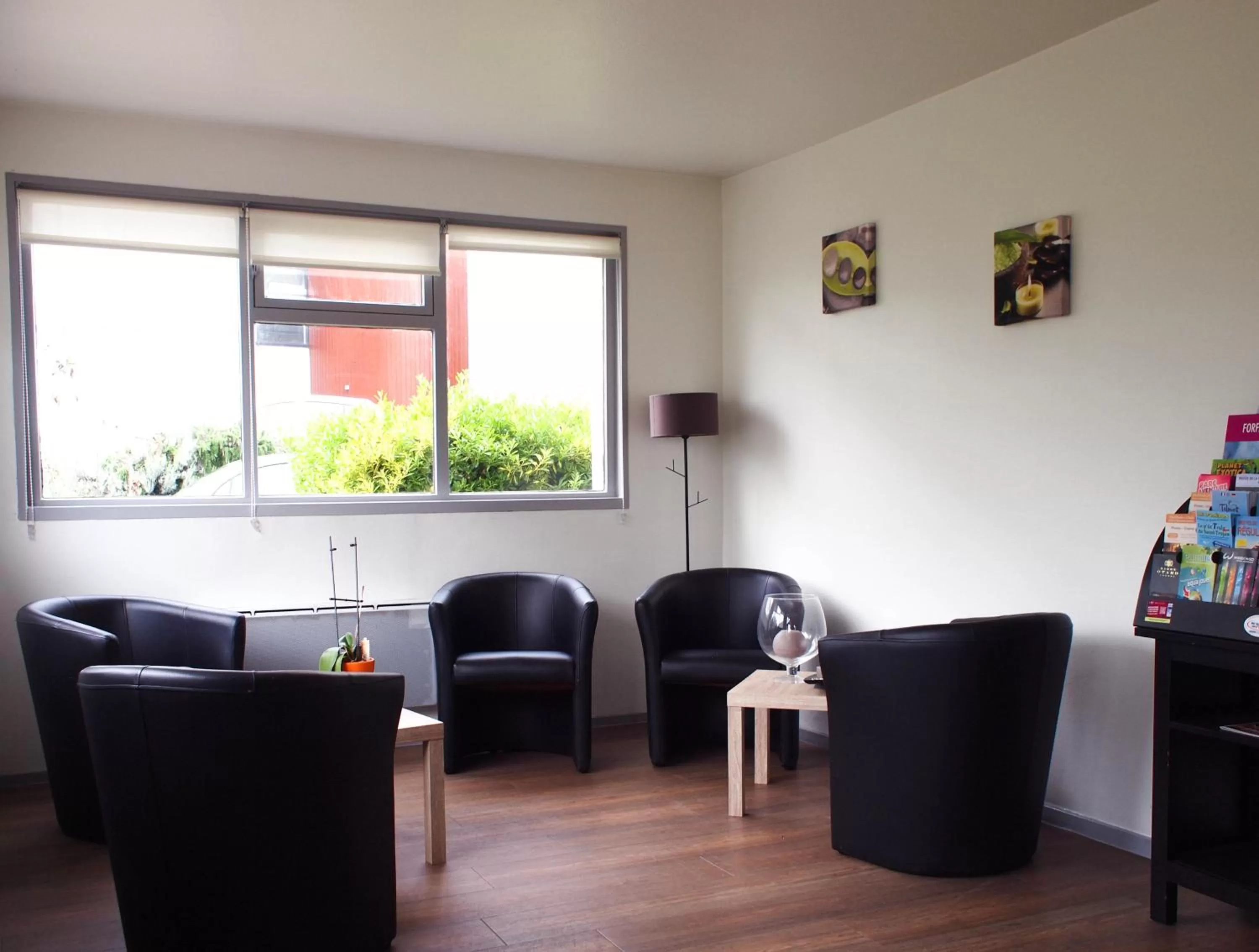 Lobby or reception in Hotel Inn Design La Rochelle