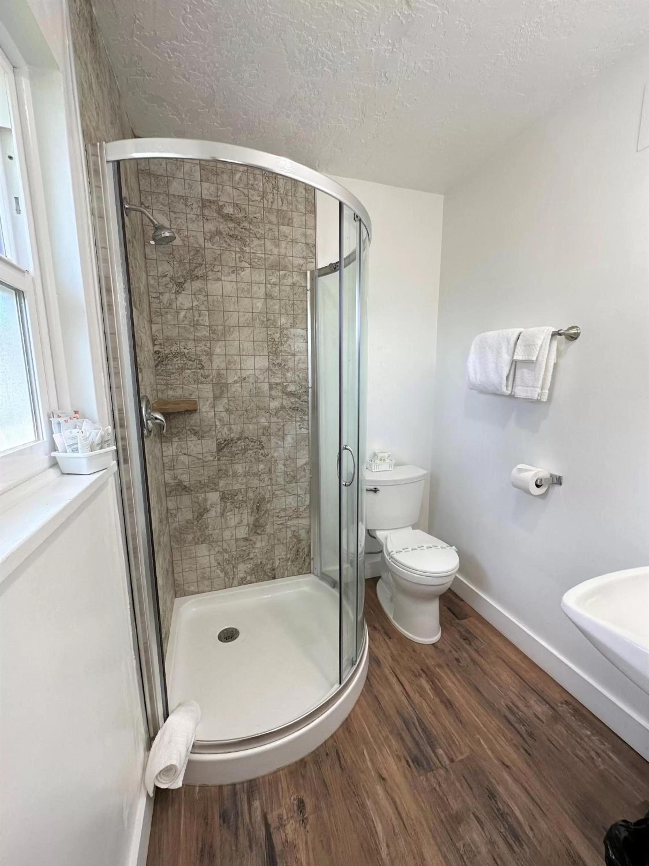 Bathroom in Myrtle Lane Inn