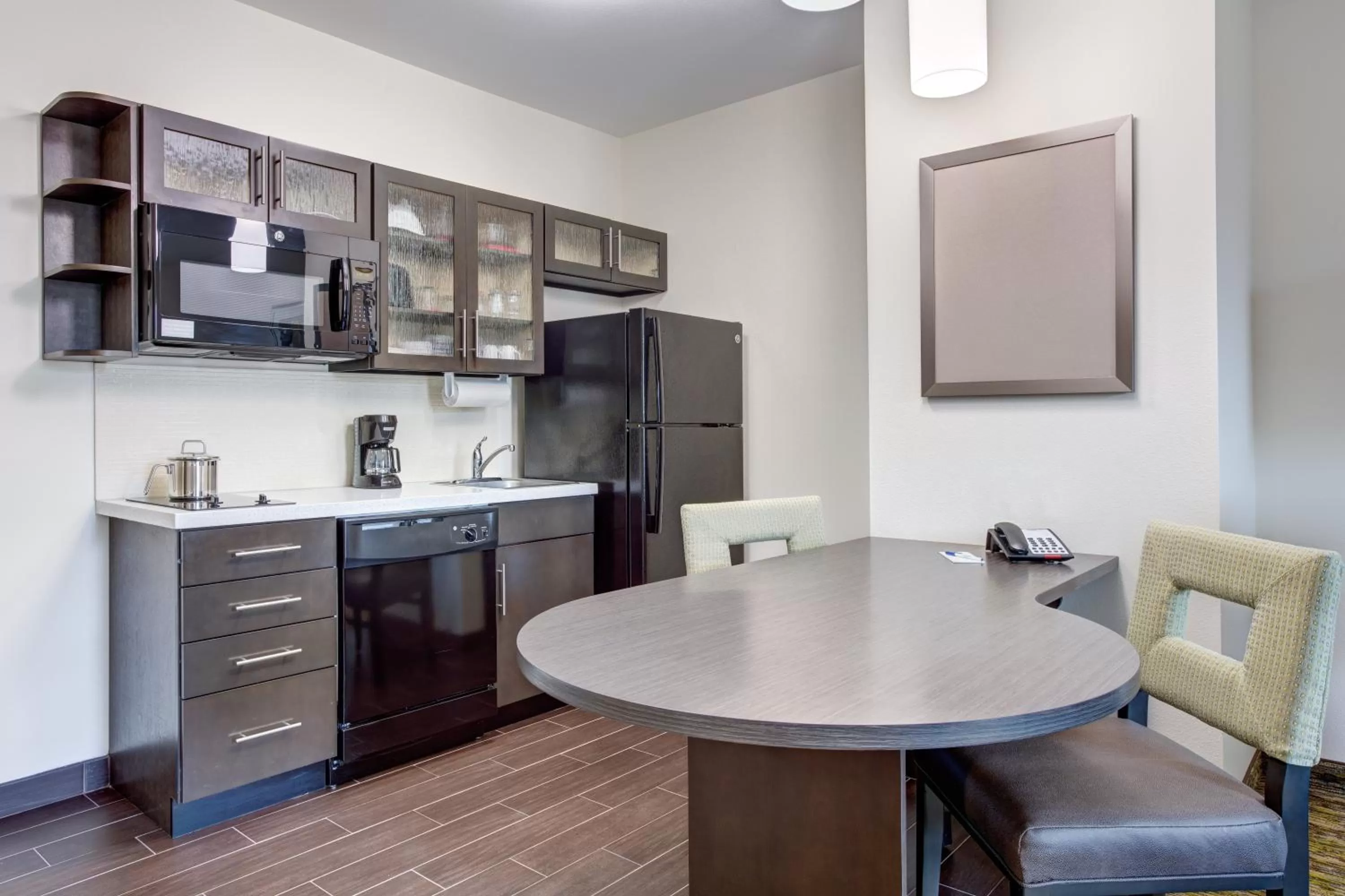 Photo of the whole room in Candlewood Suites Cut Off - Galliano by IHG