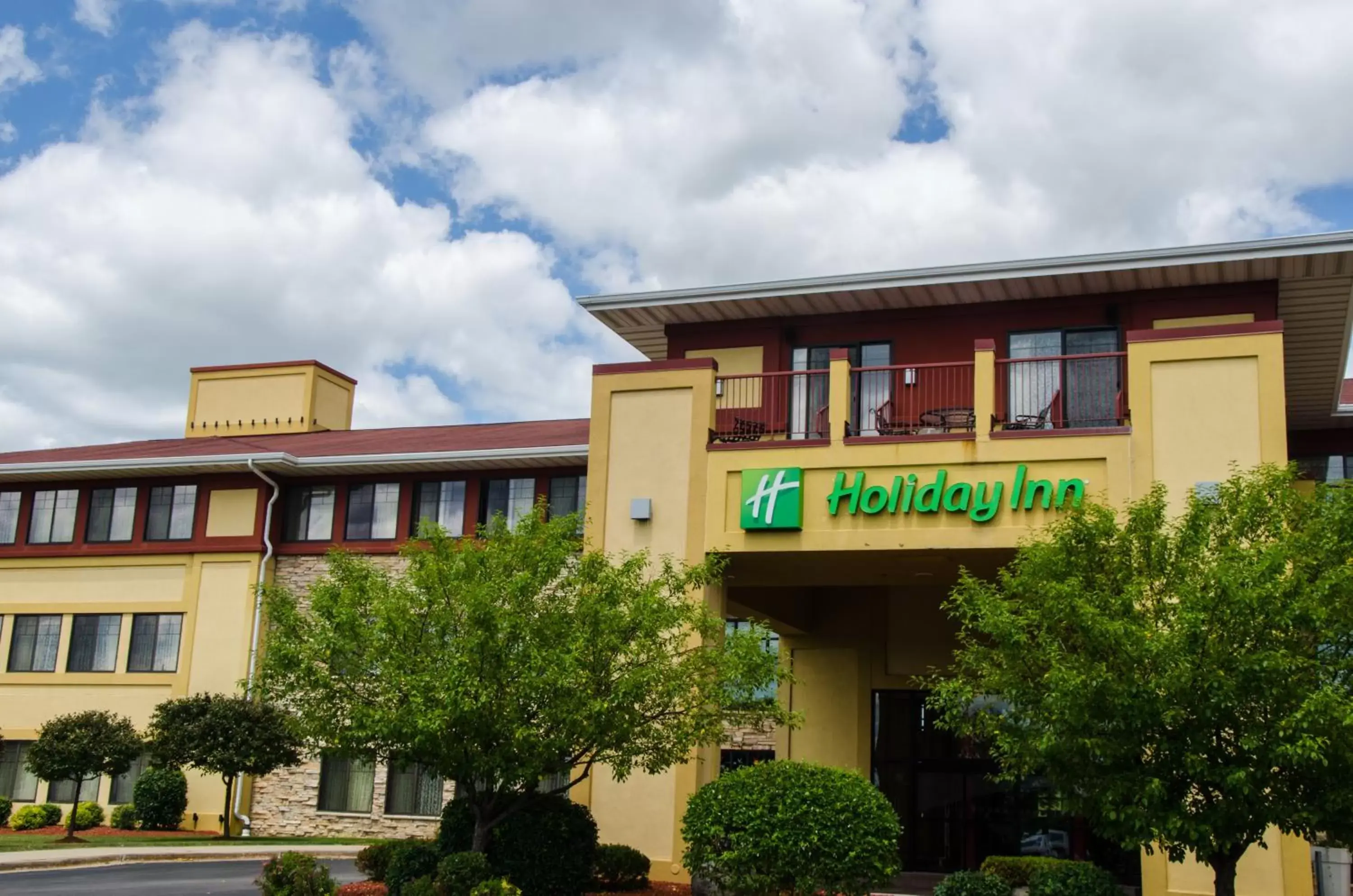 Holiday Inn Hotel Pewaukee-Milwaukee West by IHG Holiday Inn Hotel Pewaukee-Milwaukee West by IHG
