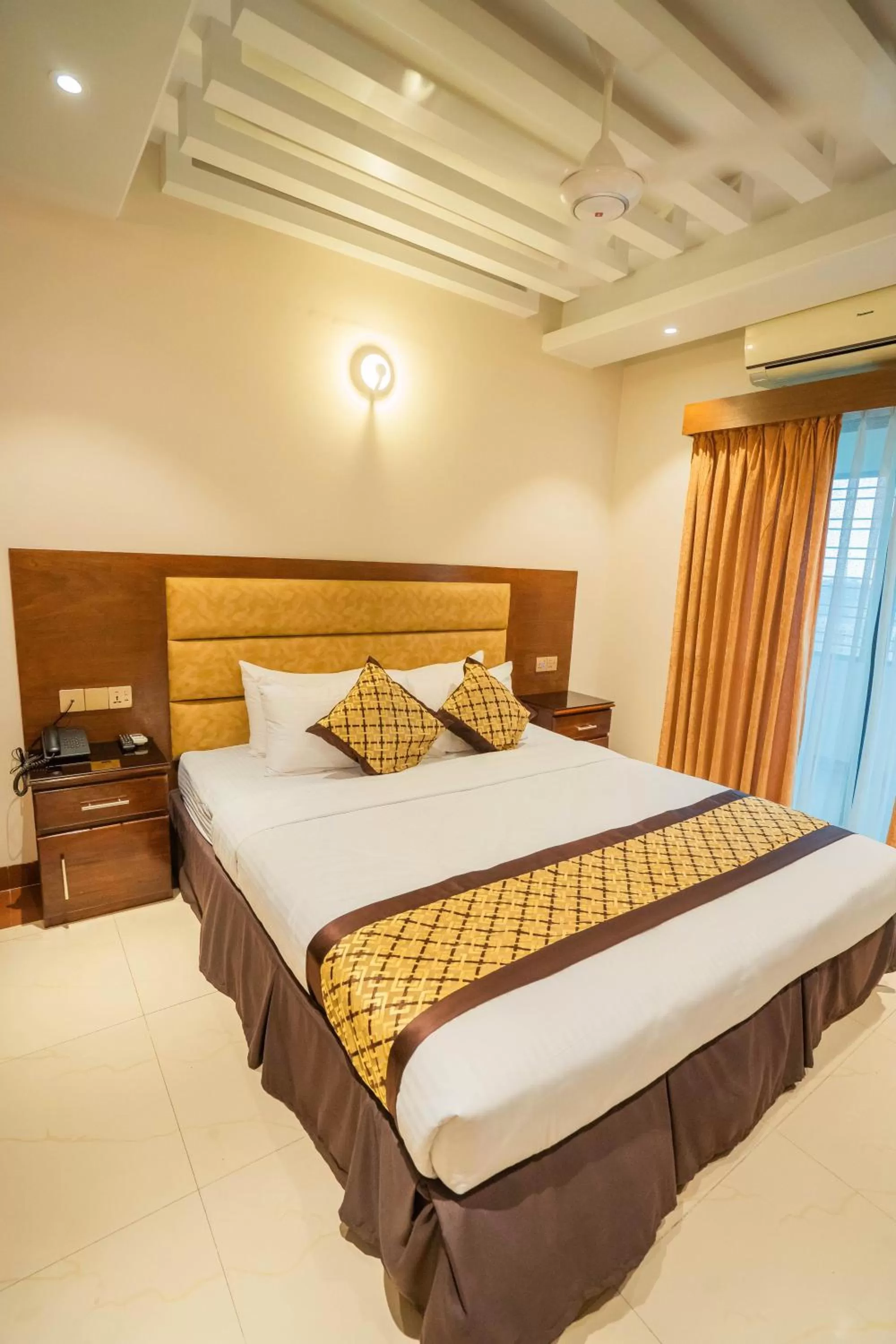 Bed in Central Inn Dhaka City Centre