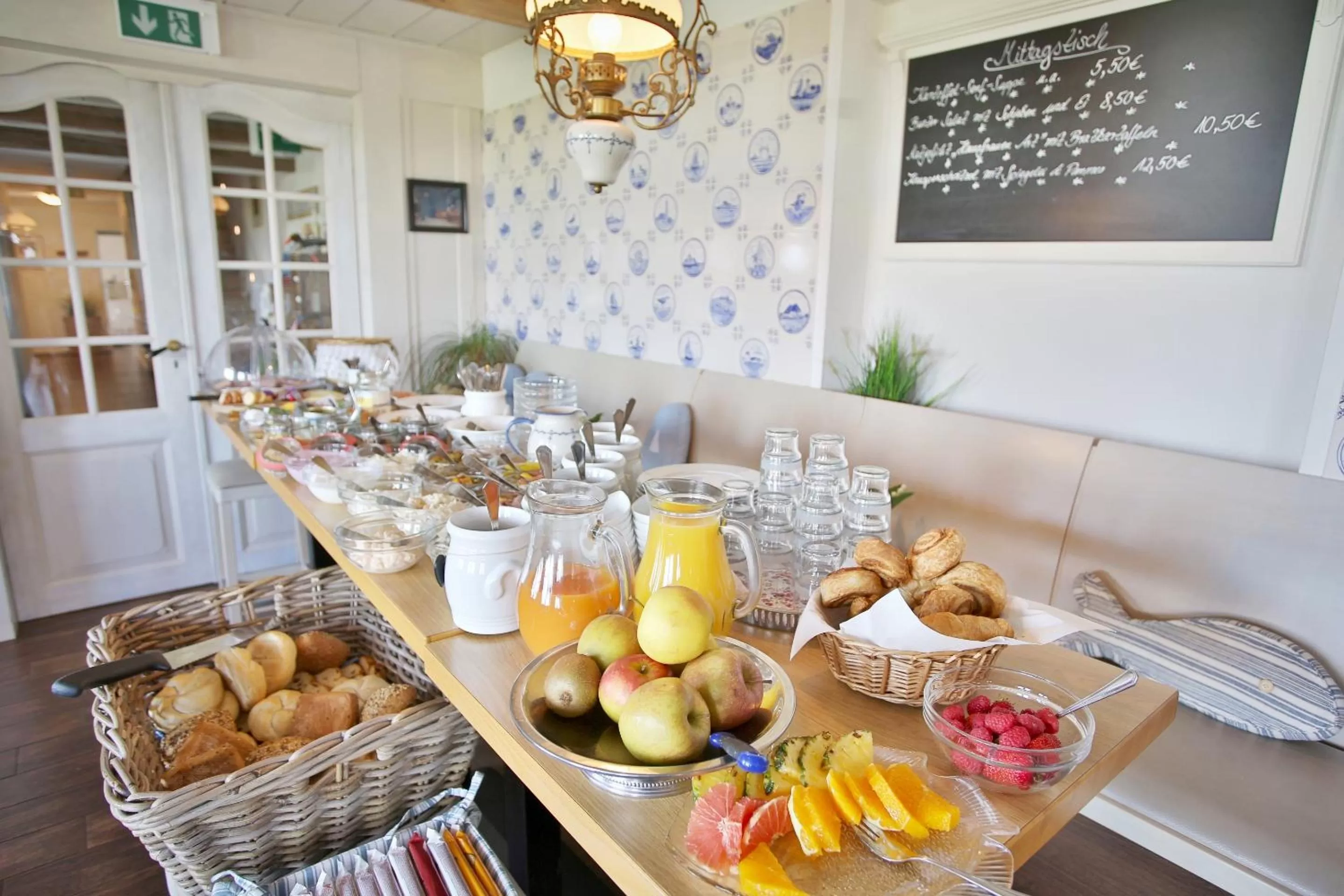 American breakfast in Anker's Hörn - Hotel & Restaurant auf der Hallig Langeness