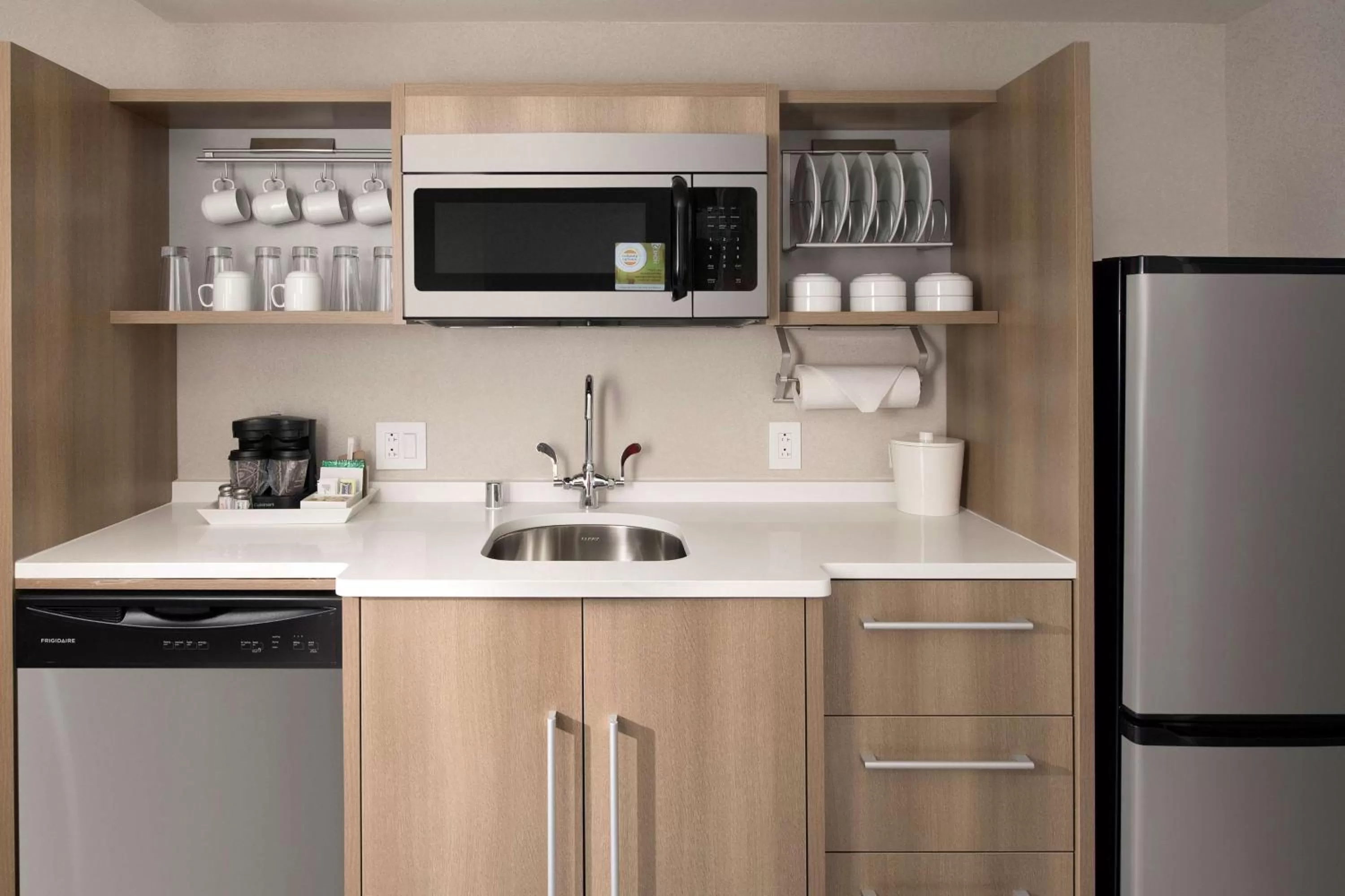 Kitchen or kitchenette in Home2 Suites By Hilton Columbia Southeast Fort Jackson