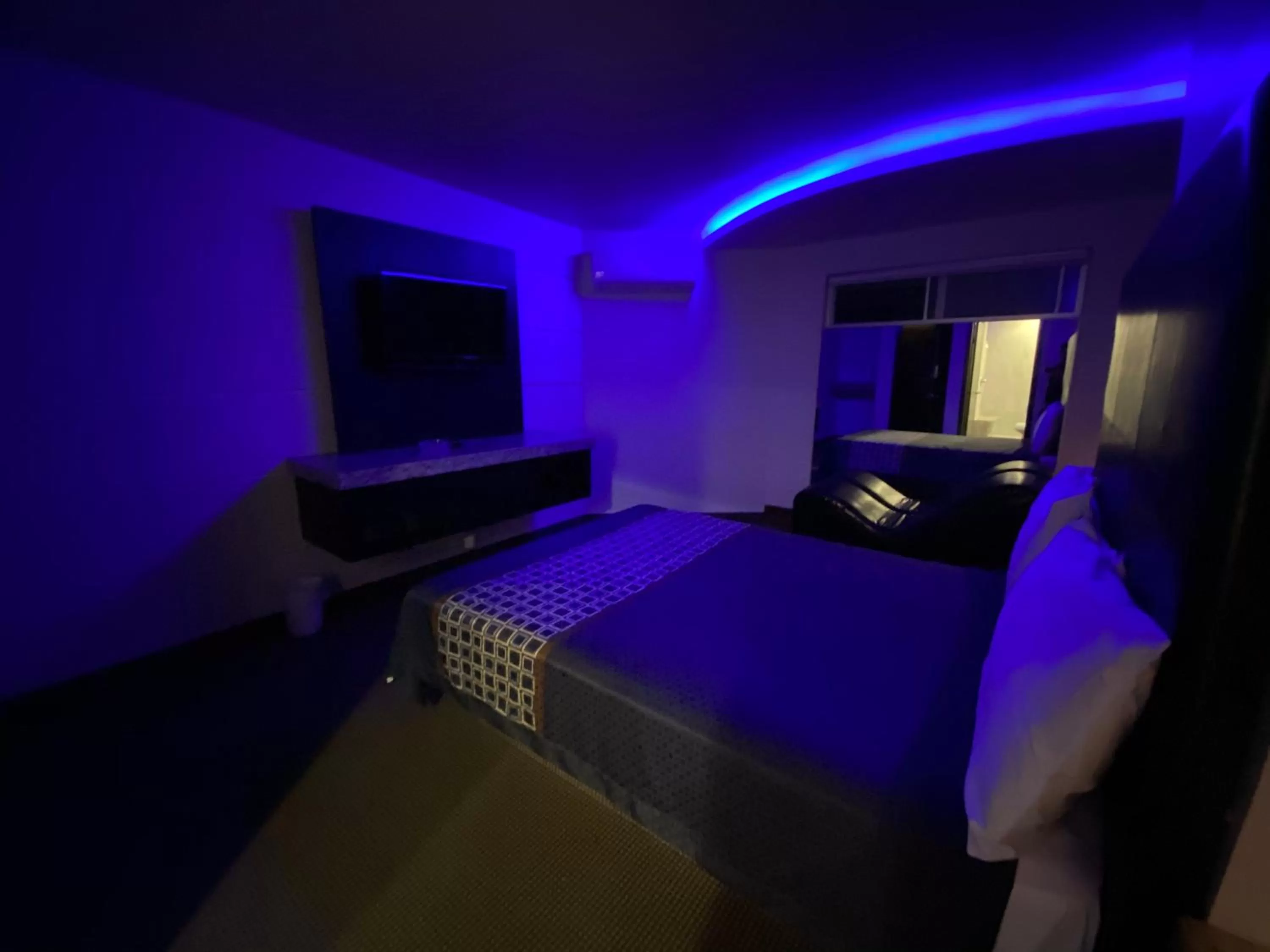 Bed in Motel Encuentro