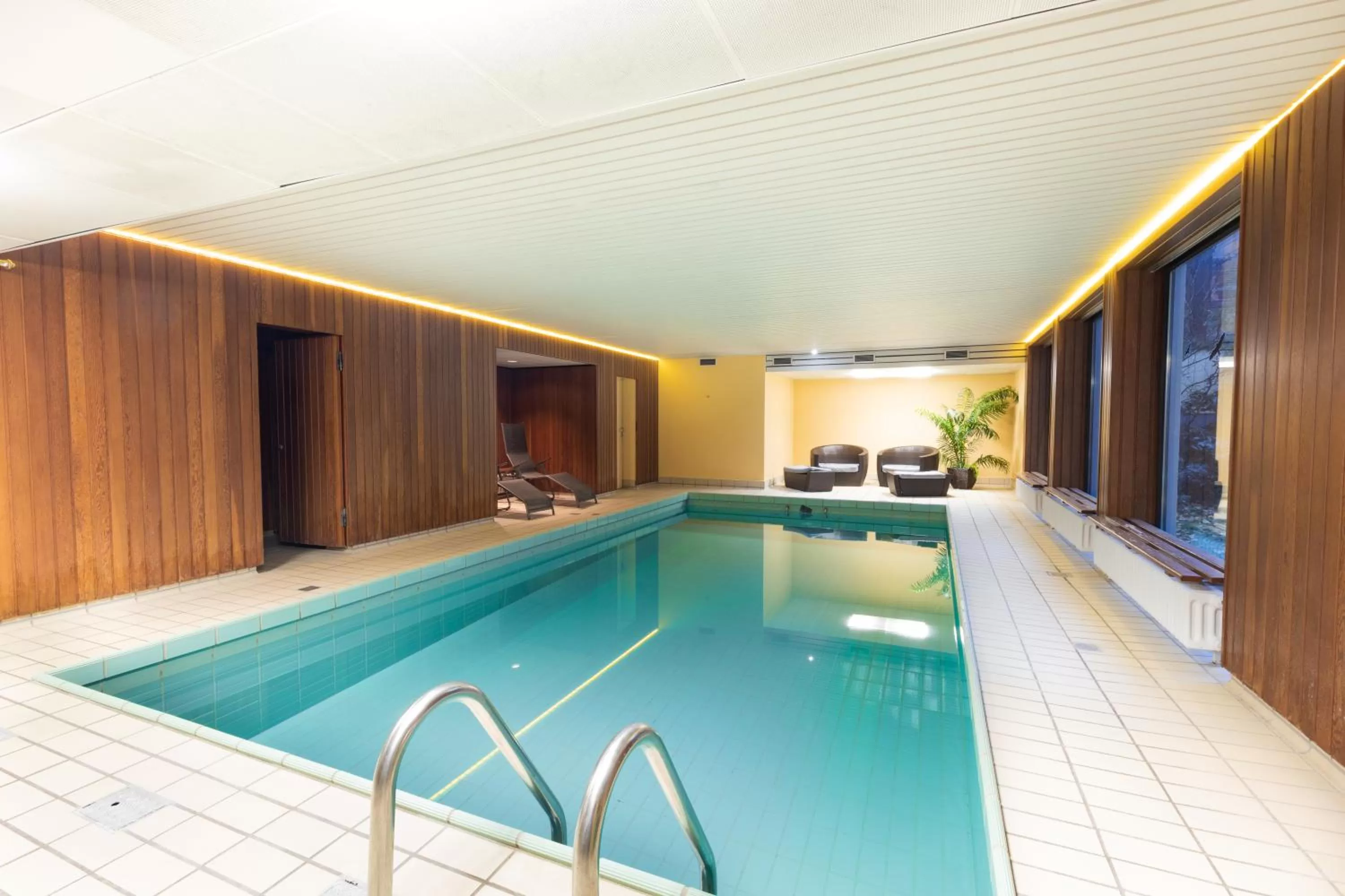 Swimming pool in Montana Landhotel Gummersbach-Nord