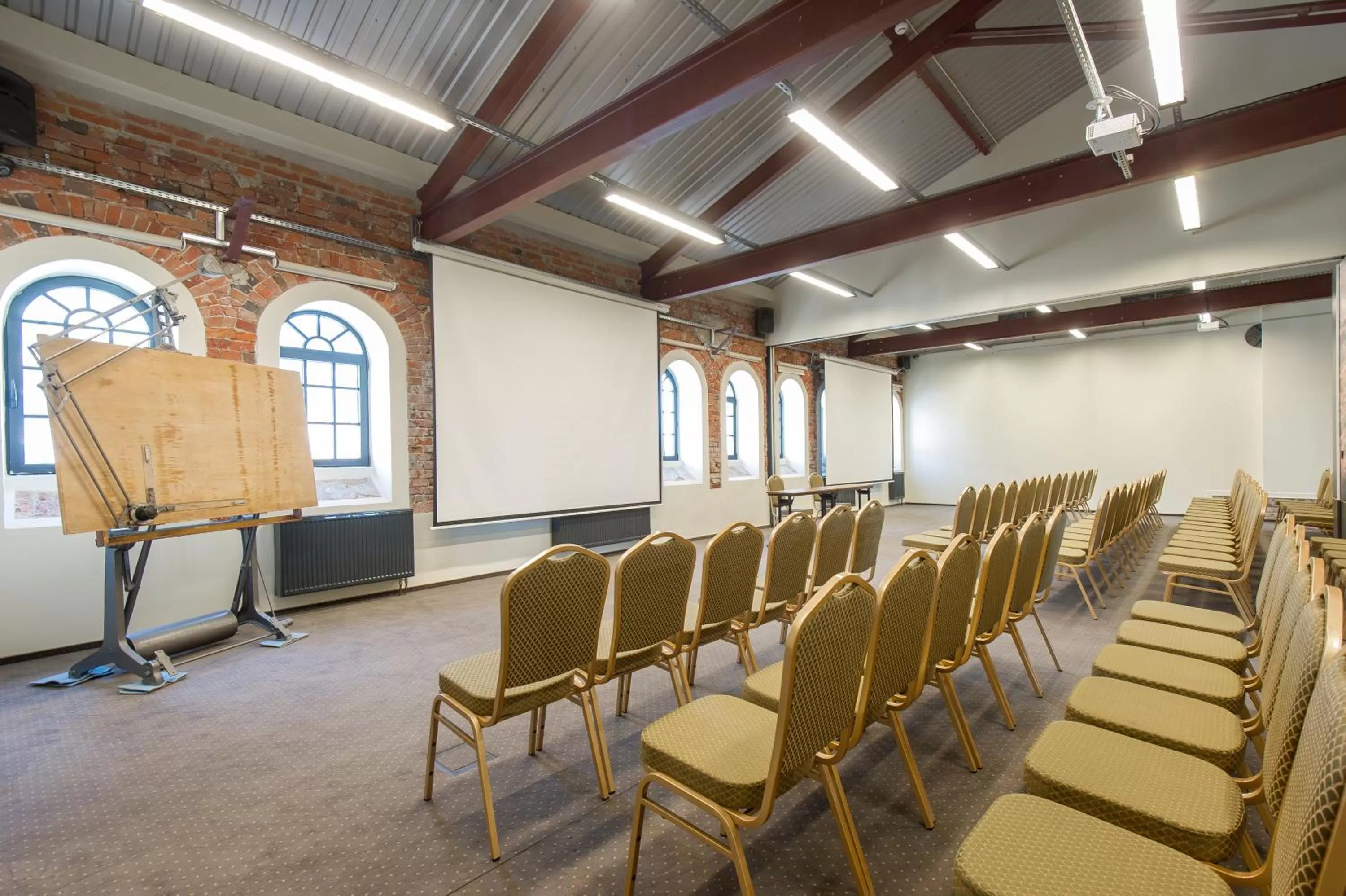 Meeting/conference room in Aparthotel Stara Przędzalnia