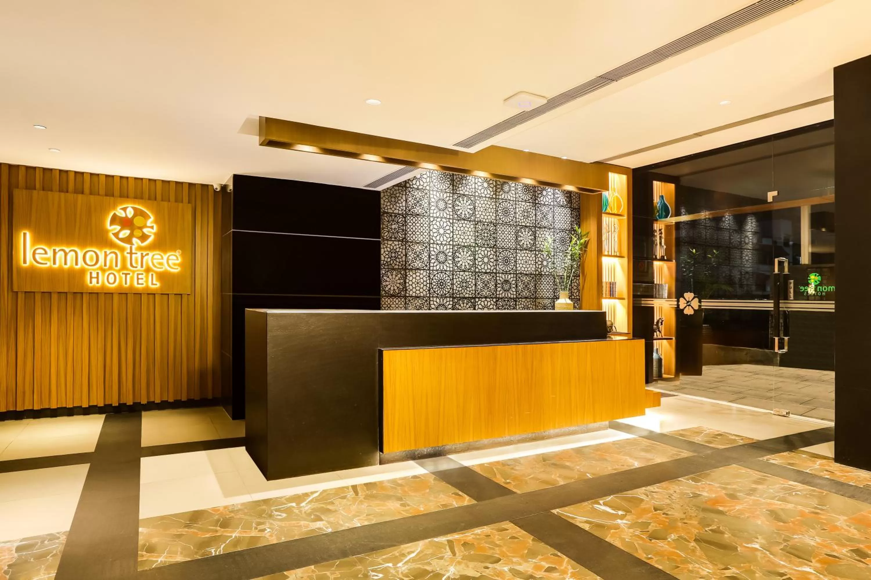 Lobby or reception in Lemon Tree Hotel Viman Nagar Pune
