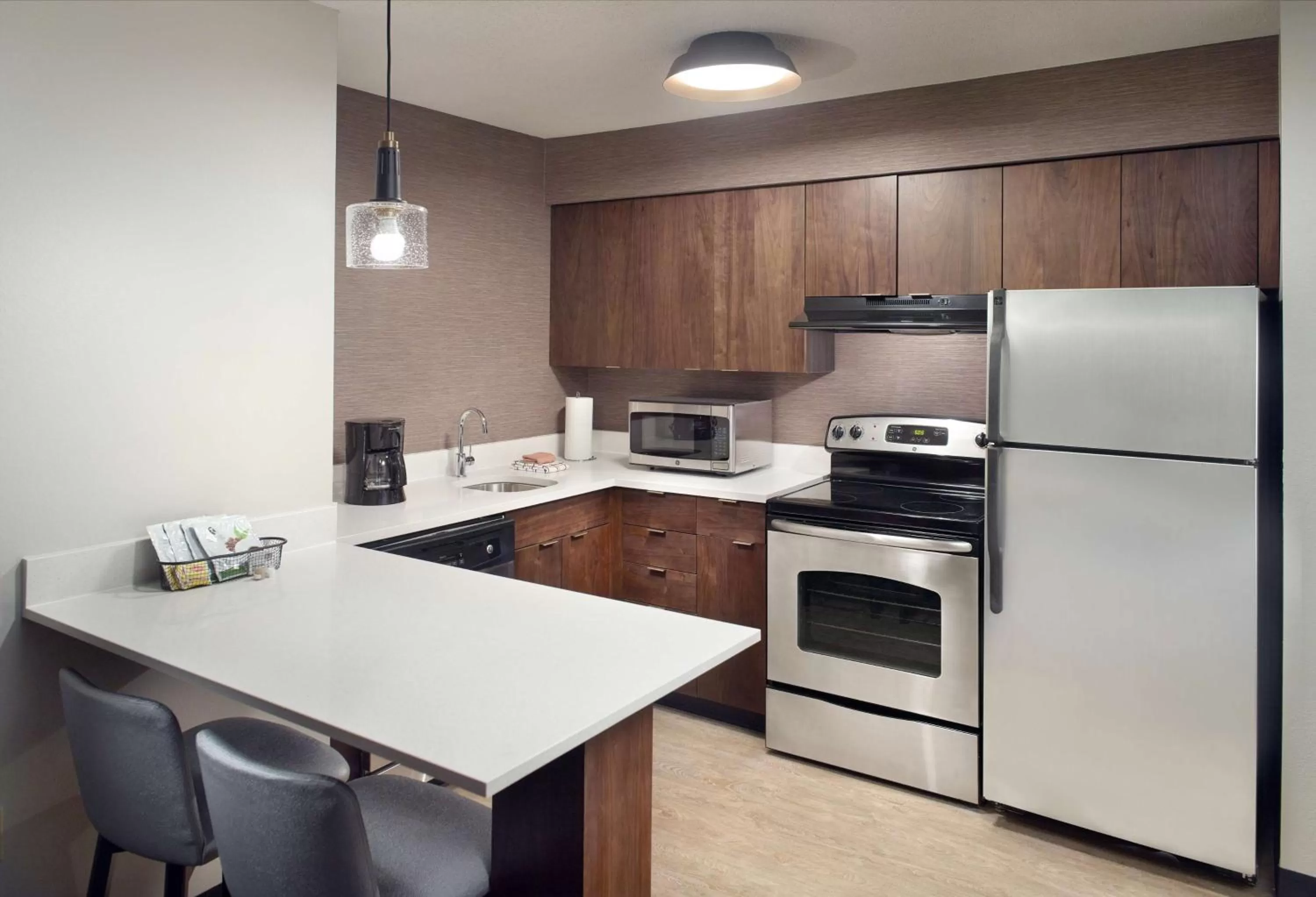 Kitchen or kitchenette in Sonesta ES Suites Raleigh Durham Airport Morrisville