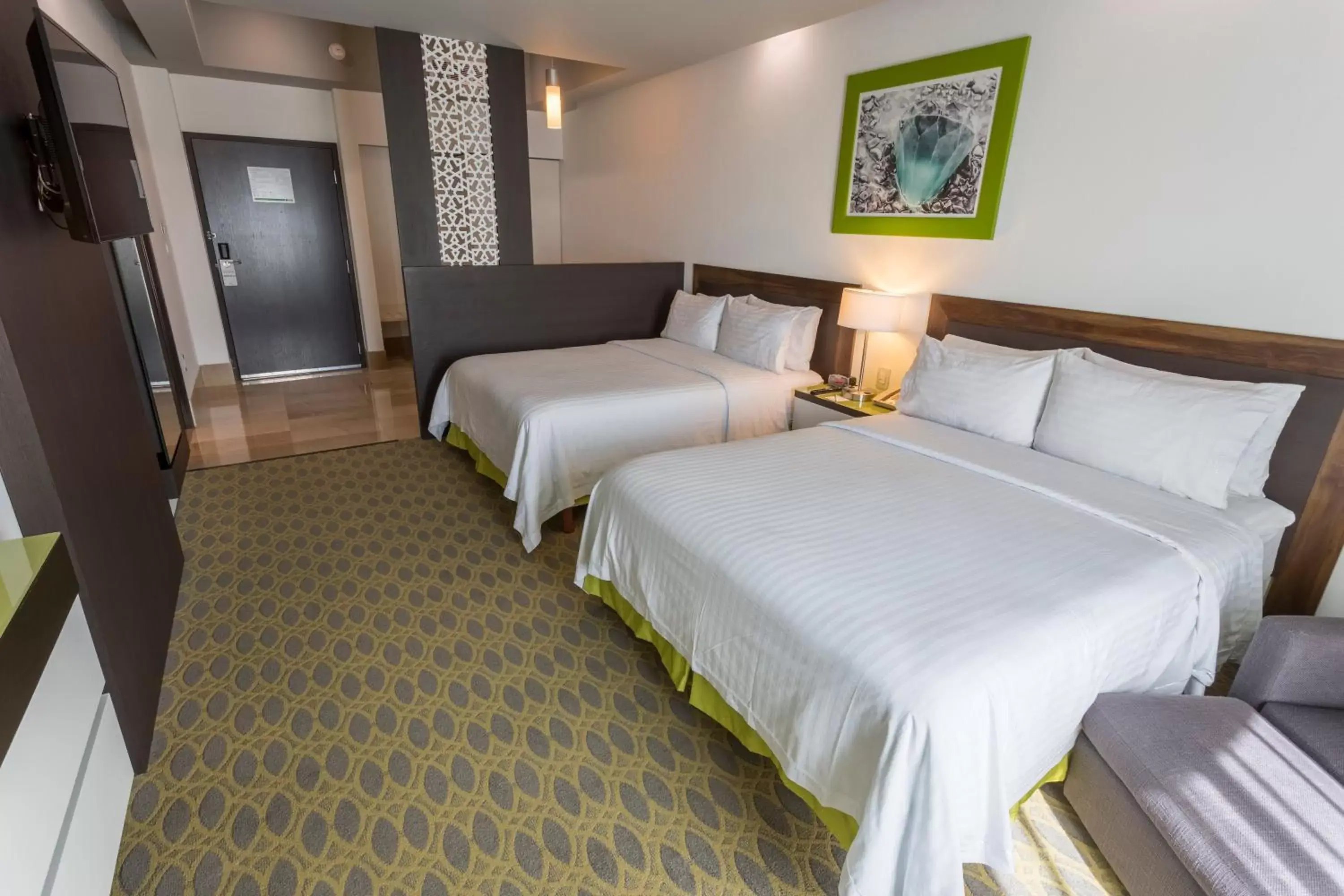 Two Double Beds Mobility Accessible Tub in Holiday Inn Queretaro Zona Krystal, an IHG Hotel Two Double Beds Mobility Accessible Tub in Holiday Inn Queretaro Zona Krystal, an IHG Hotel