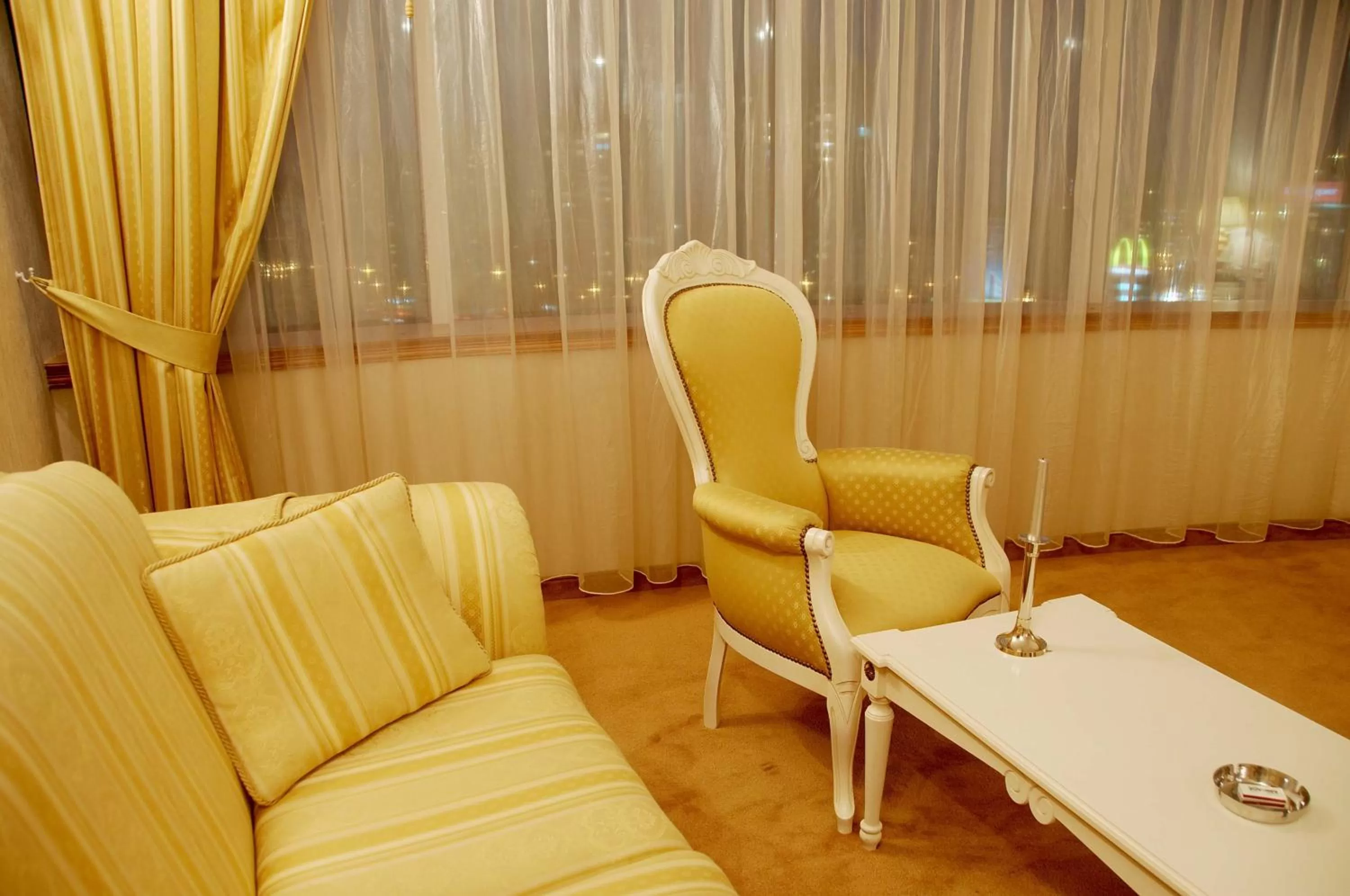 Living room in Mirage Hotel