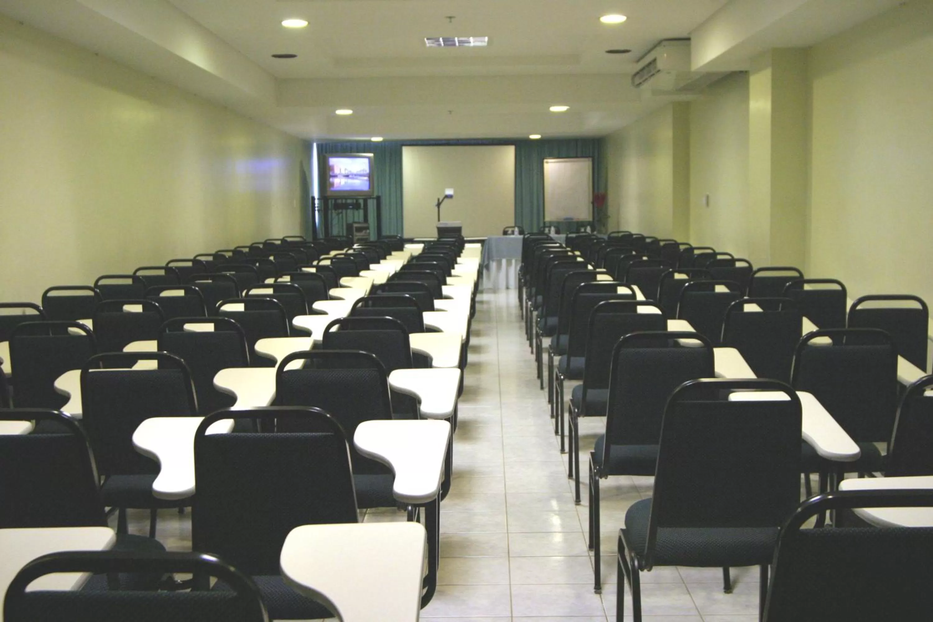 Business facilities in Hotel Euro Suíte Recife Boa Viagem By Nacional Inn