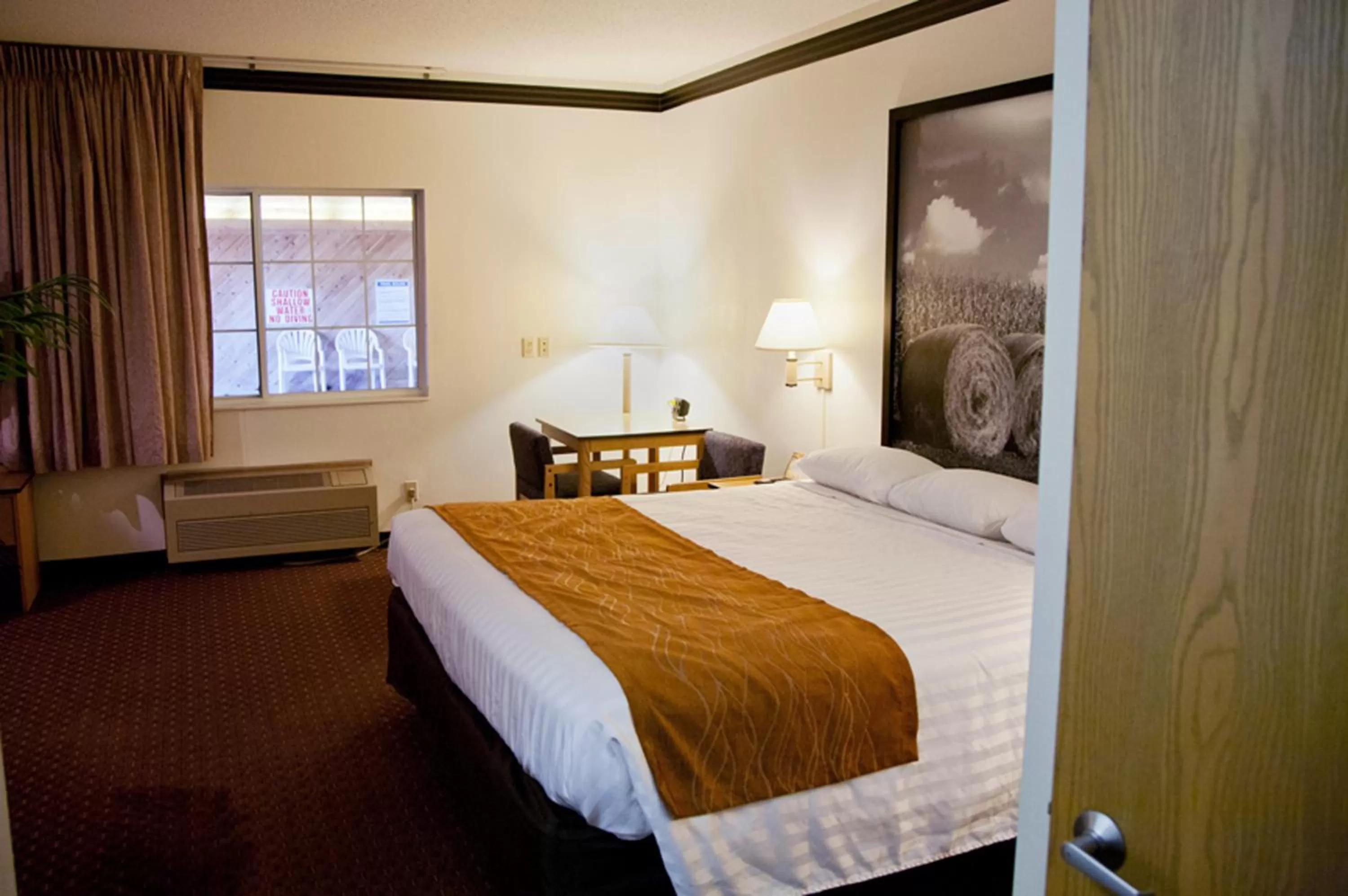 1 King Bed Non-Smoking in Americas Best Value Inn & Suites Atlantic