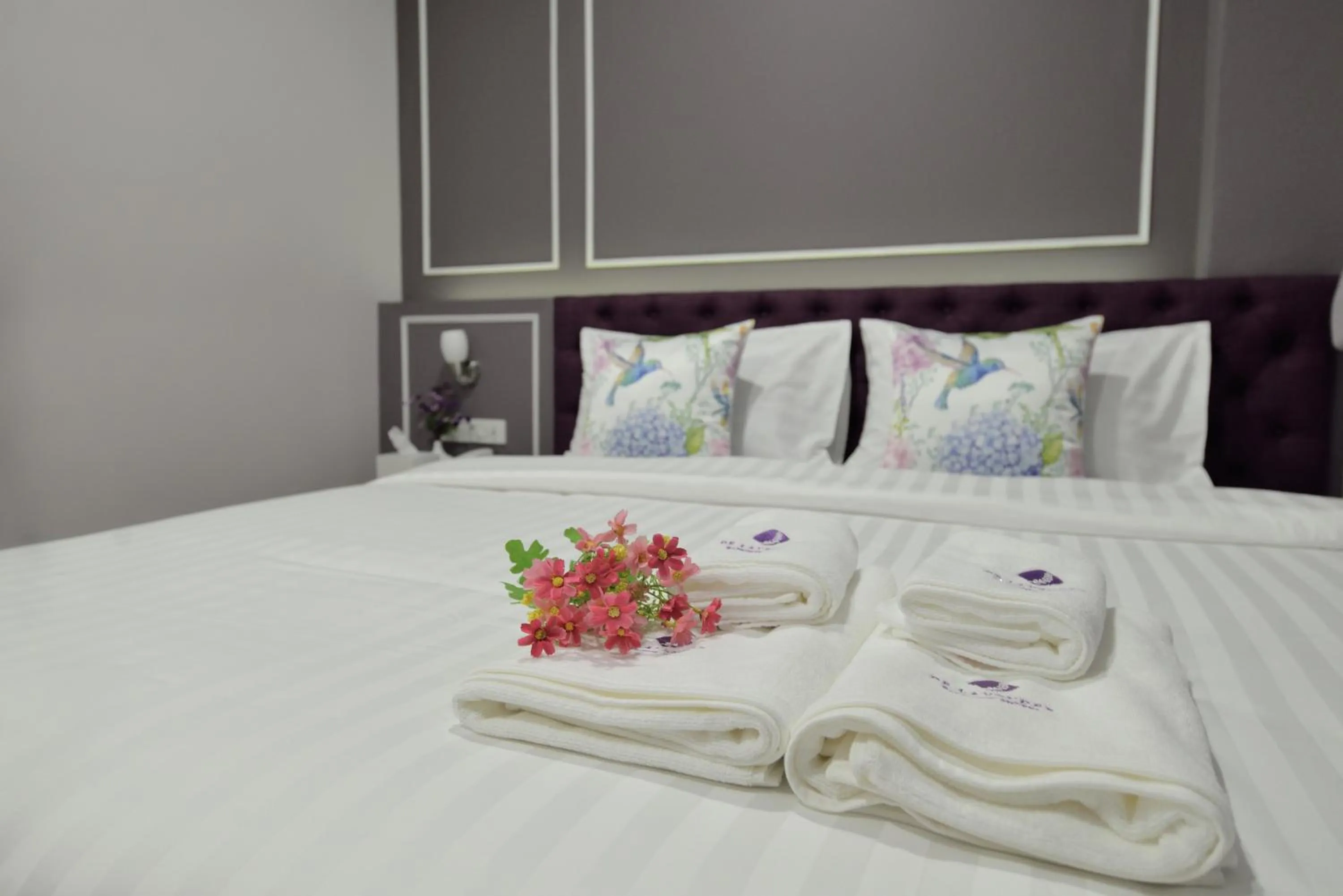 Bedroom, Bed in De Lavender Bangkok Hotel