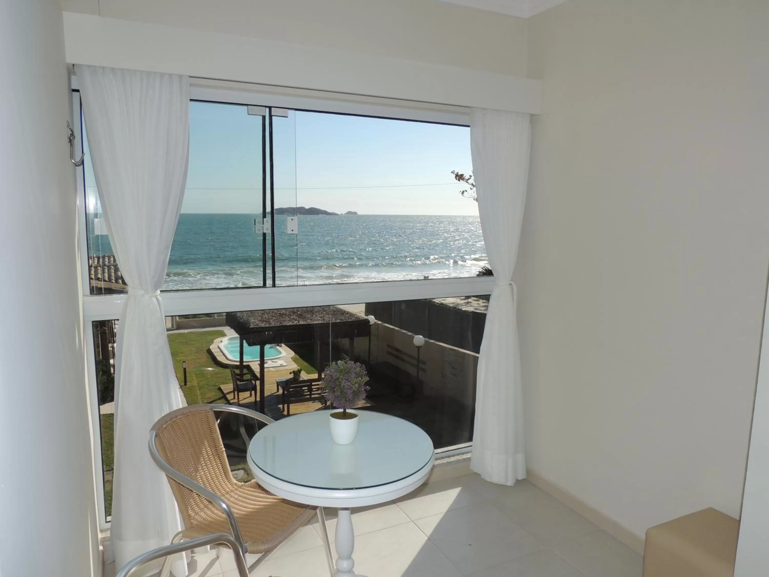 Seating area in Pousada Ancoradouro's