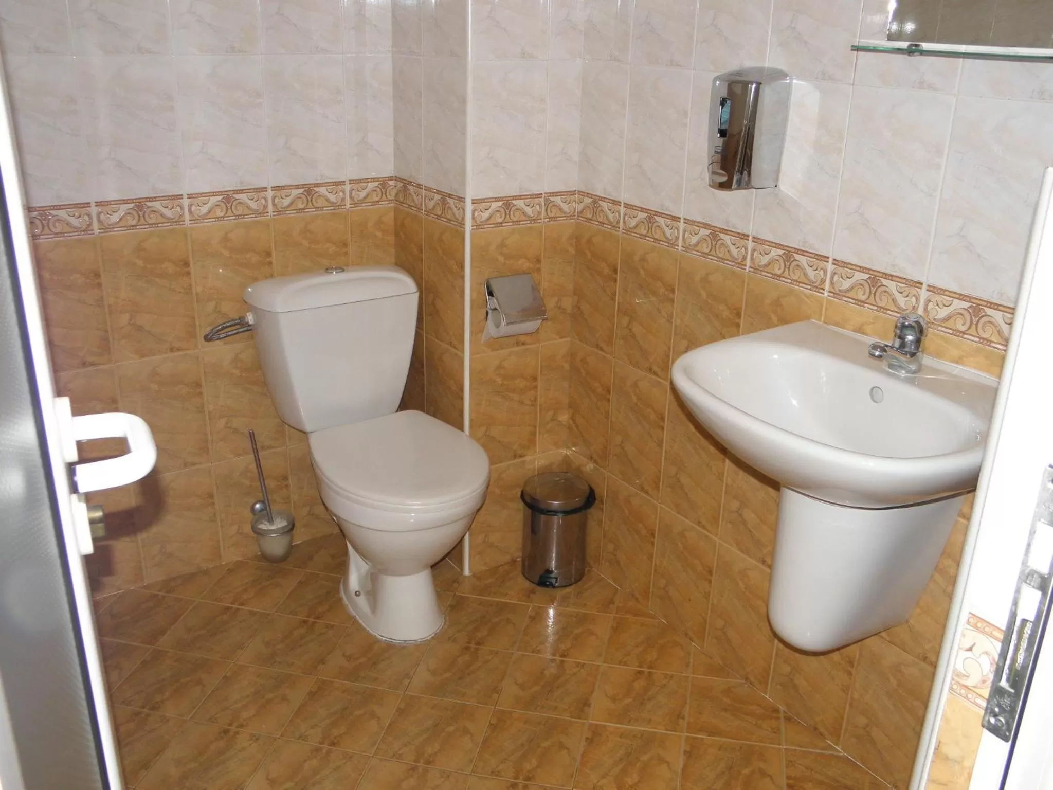 Bathroom in Hotel Pilevski
