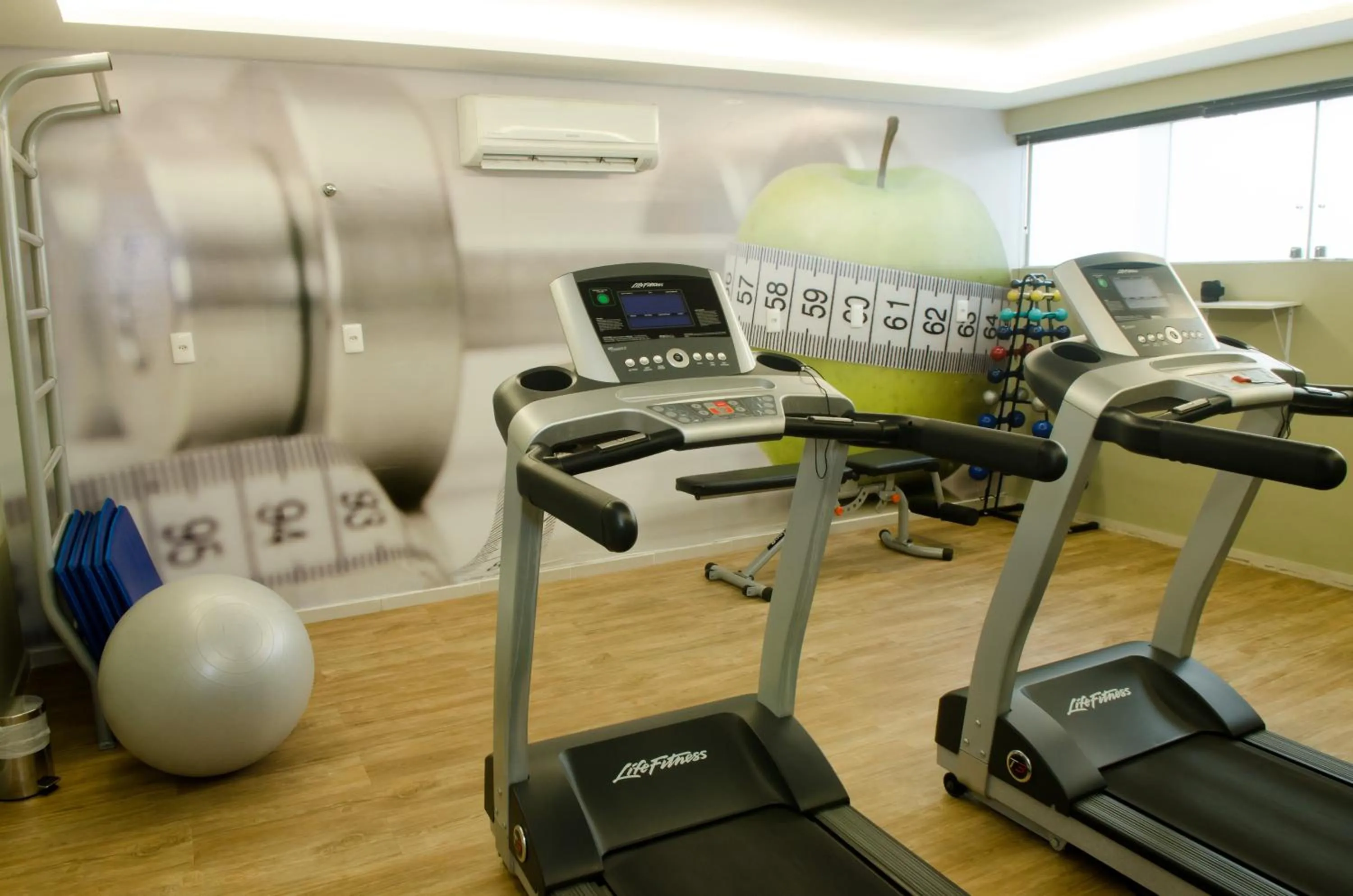 Fitness centre/facilities in Ímpar Suítes Expominas