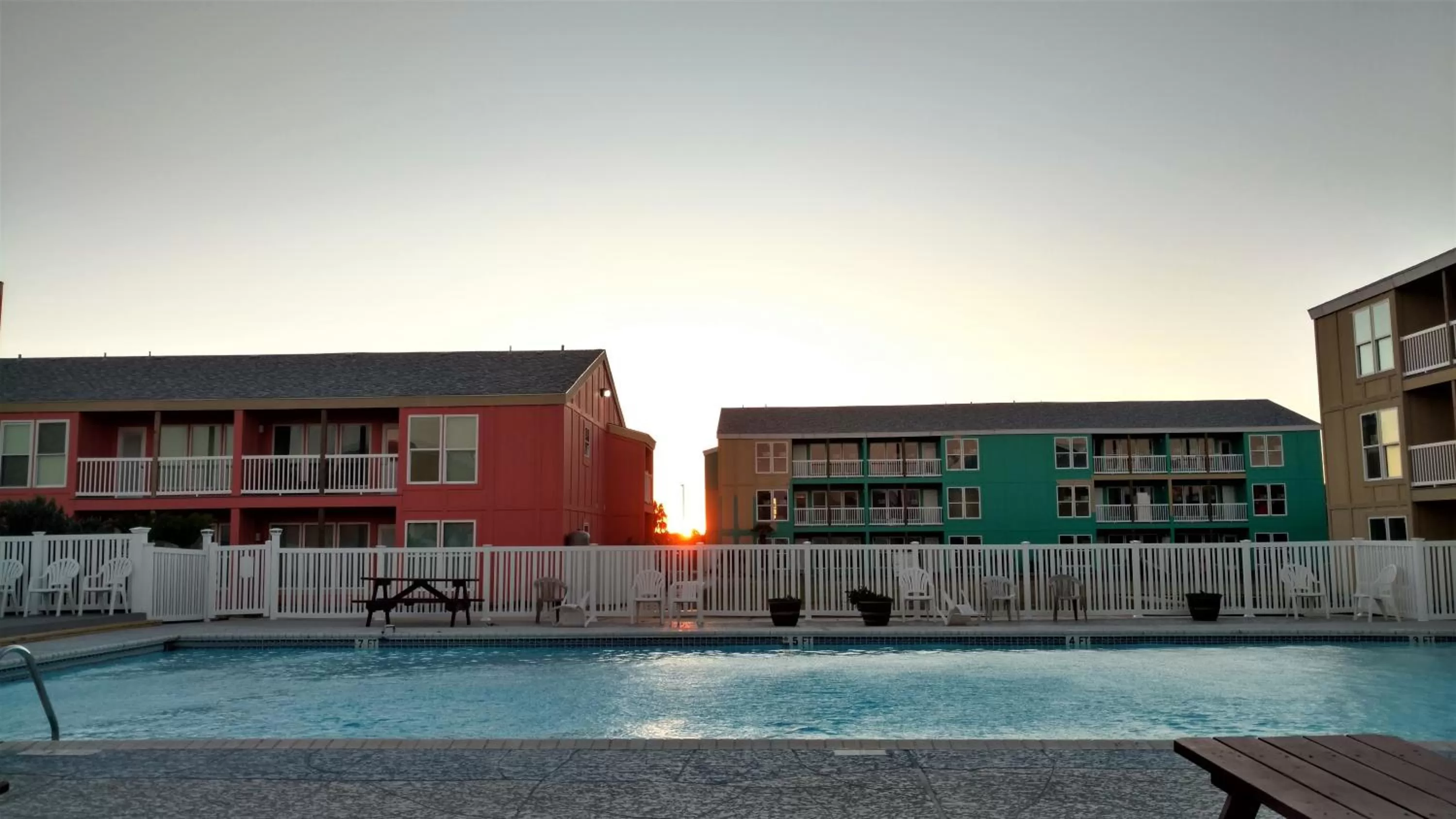 Swimming pool in Executive Keys Condominiums on the Beach