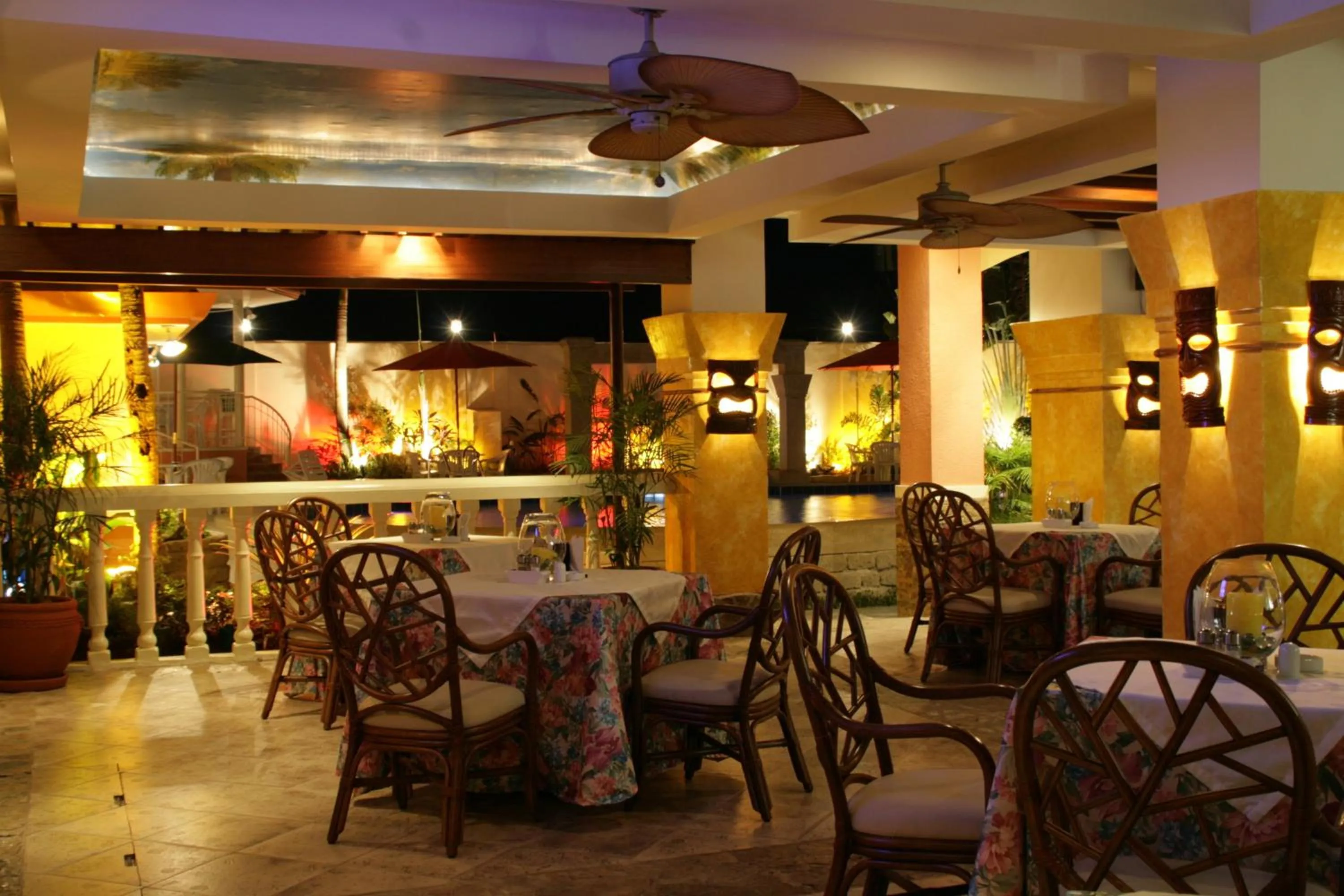 Restaurant/places to eat in Pacific Breeze Hotel and Resort