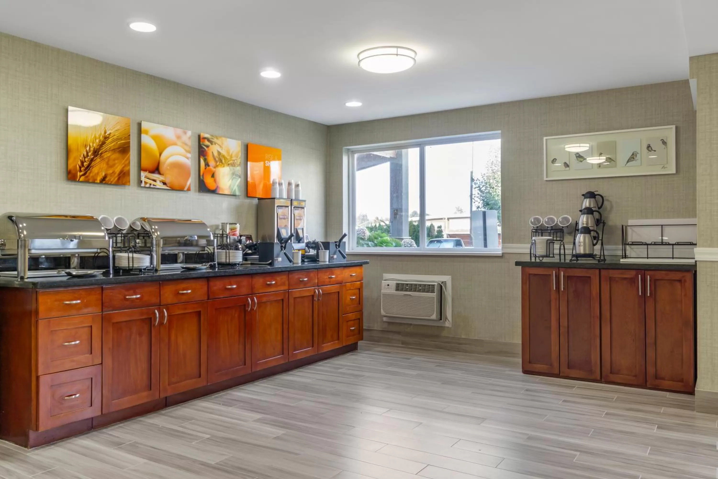 Breakfast in Comfort Inn & Suites Pacific - Auburn