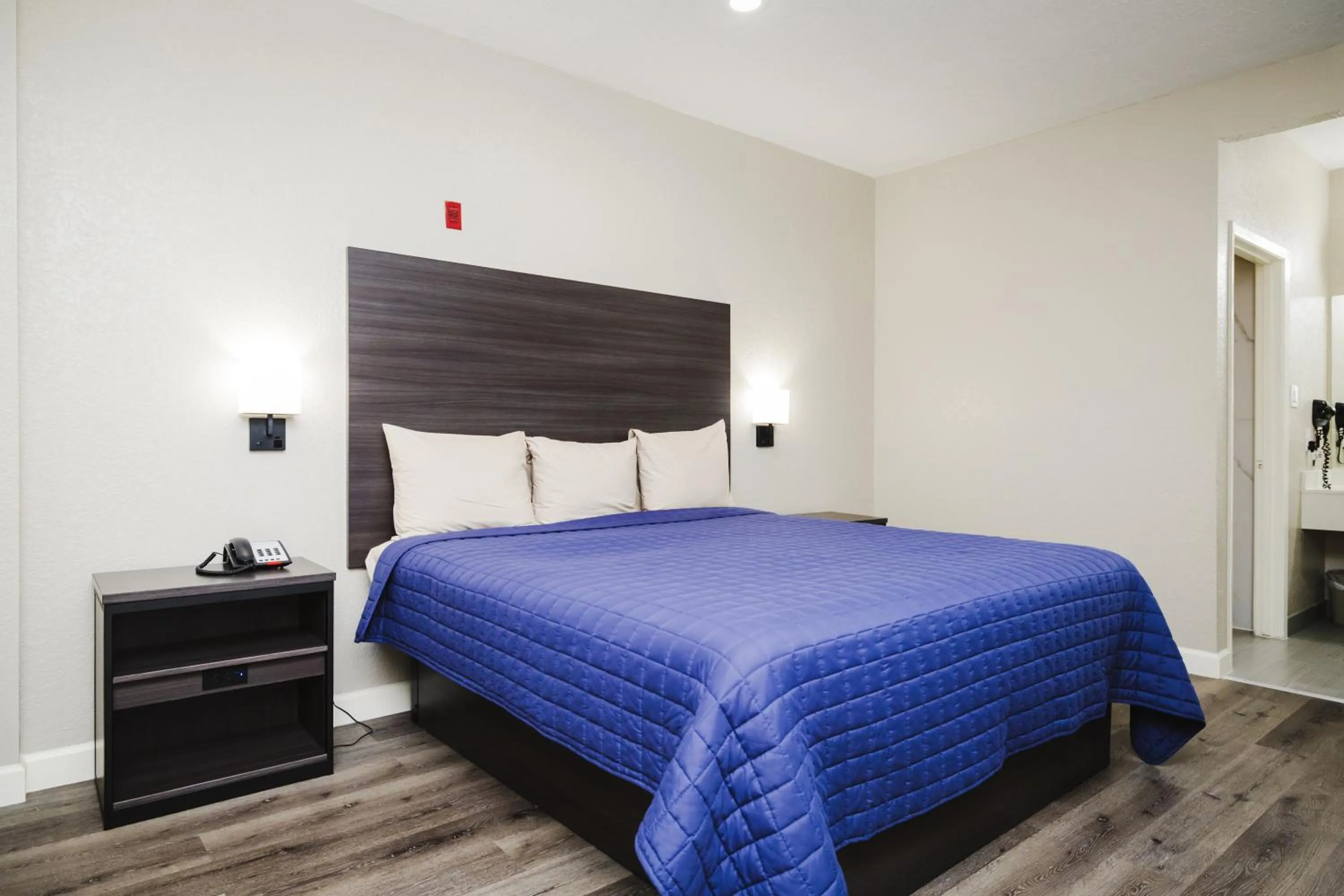 Bed in Winchester Inn and Suites Humble/IAH/North Houston