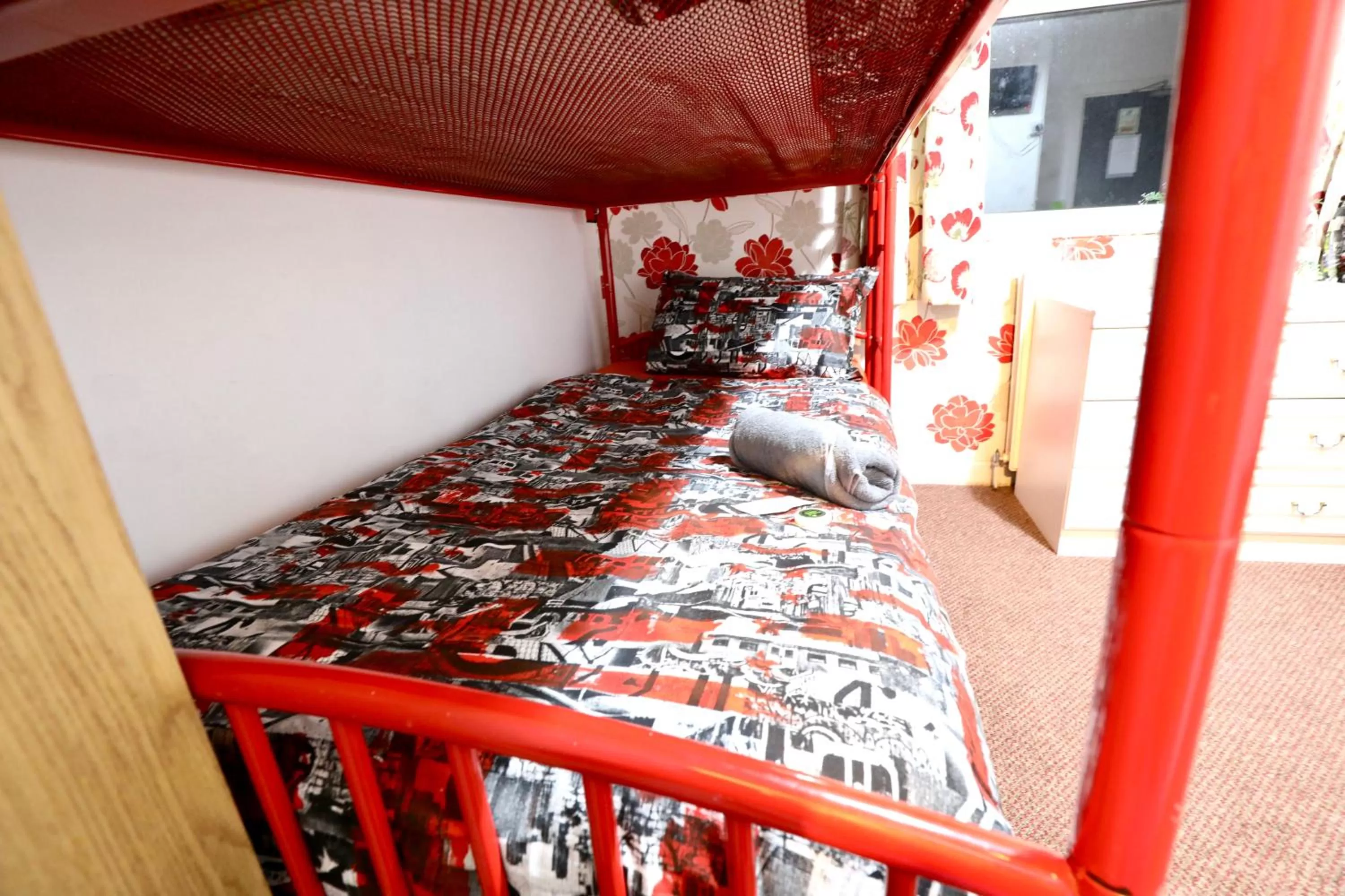 Bedroom, Bed in Blackpool Central Hotel