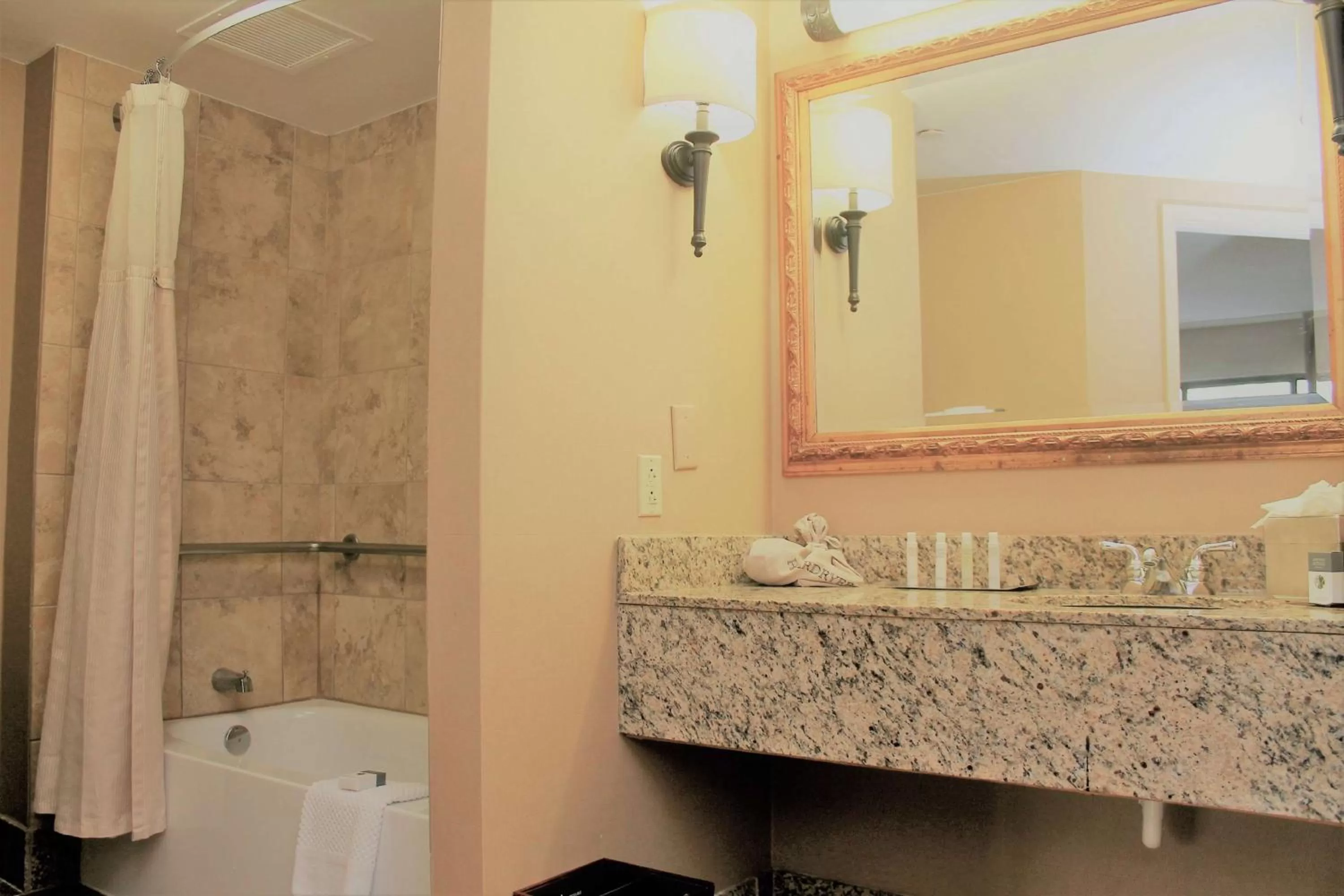 Bathroom in Best Hotel Dayton - Miamisburg
