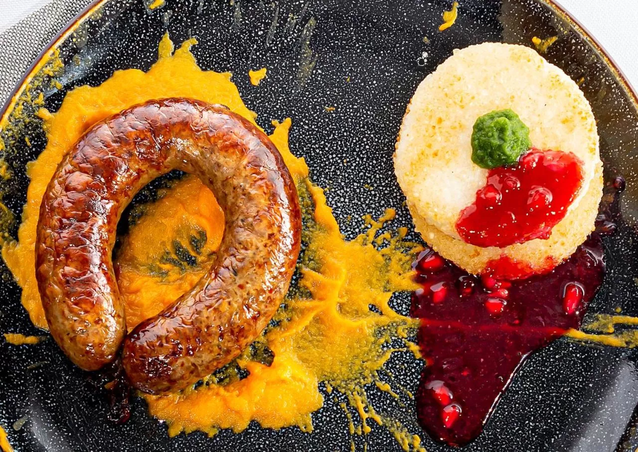 Restaurant/places to eat in BG Palace Hotel