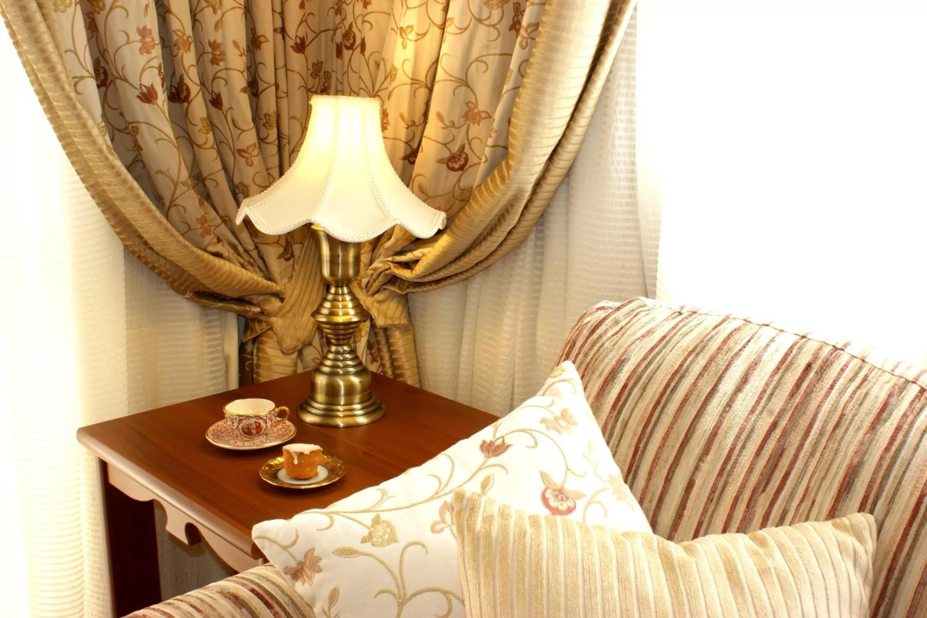 Bedroom, Seating Area in Hotel & Spa do Vinho, Autograph Collection