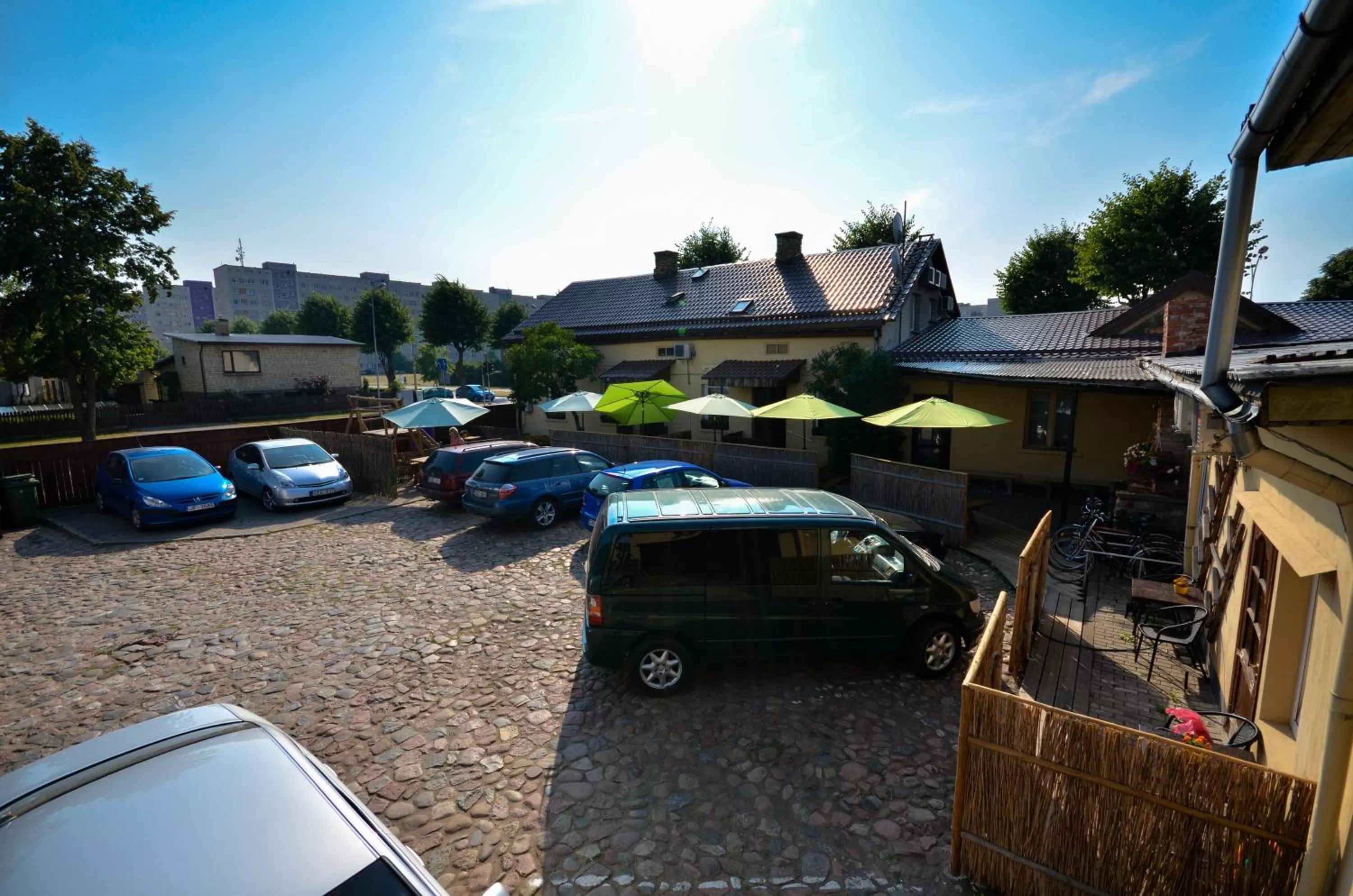 Facade/entrance in Veldzes Nams