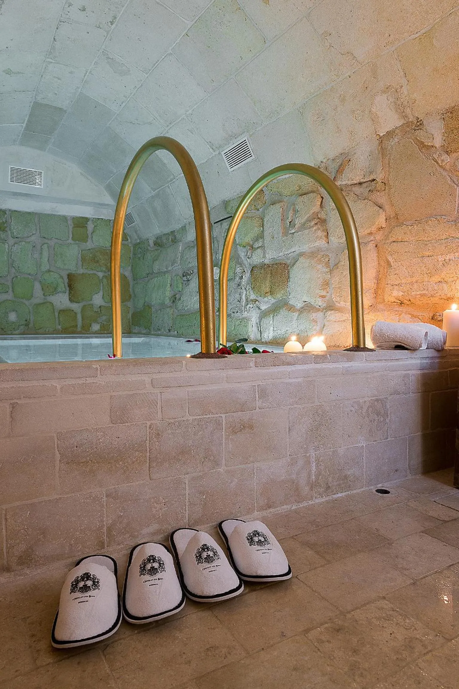 Spa and wellness centre/facilities in S'Hotelet d'es Born - Suites & SPA