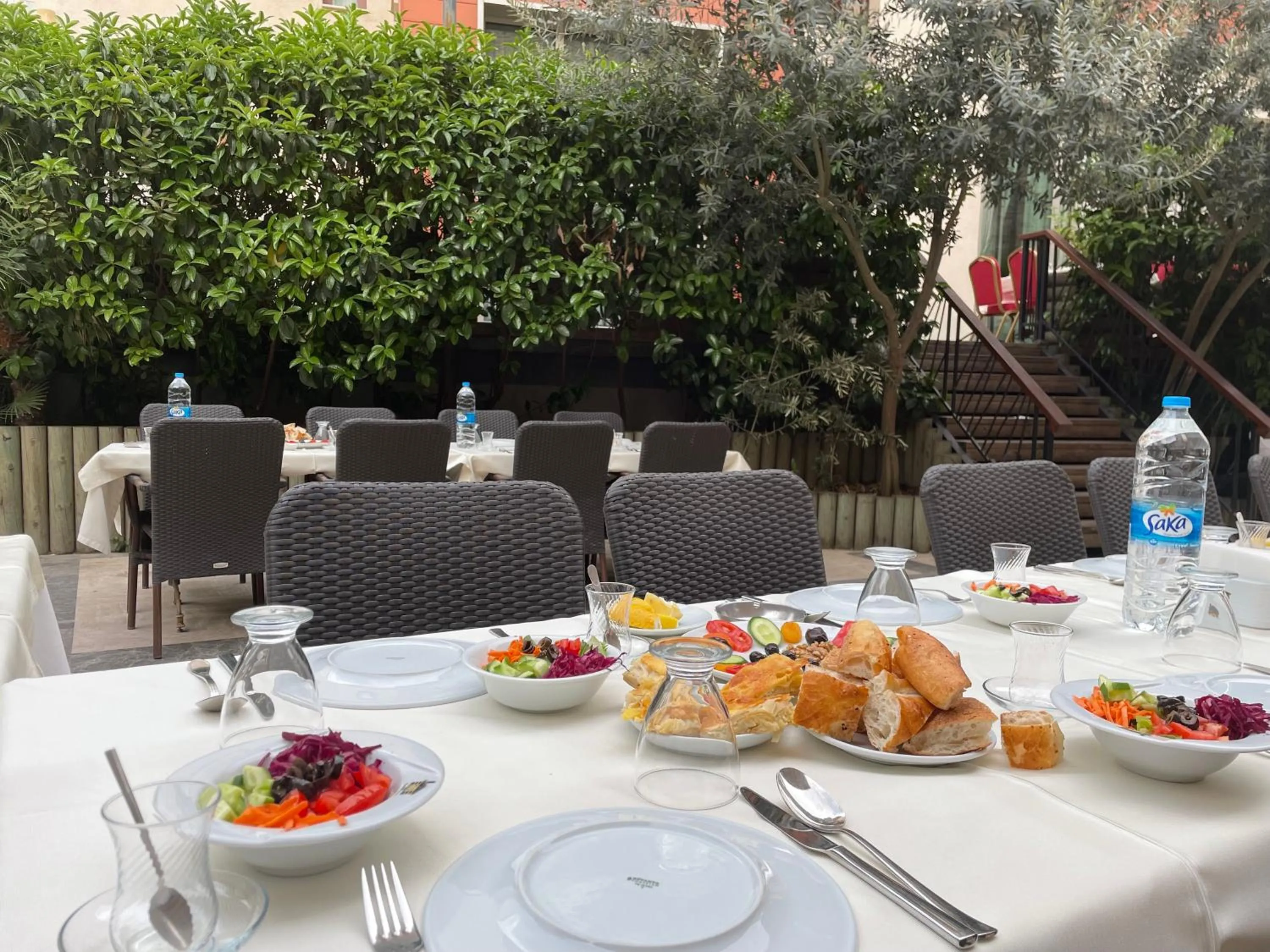 Restaurant/places to eat in Giritligil Hotel