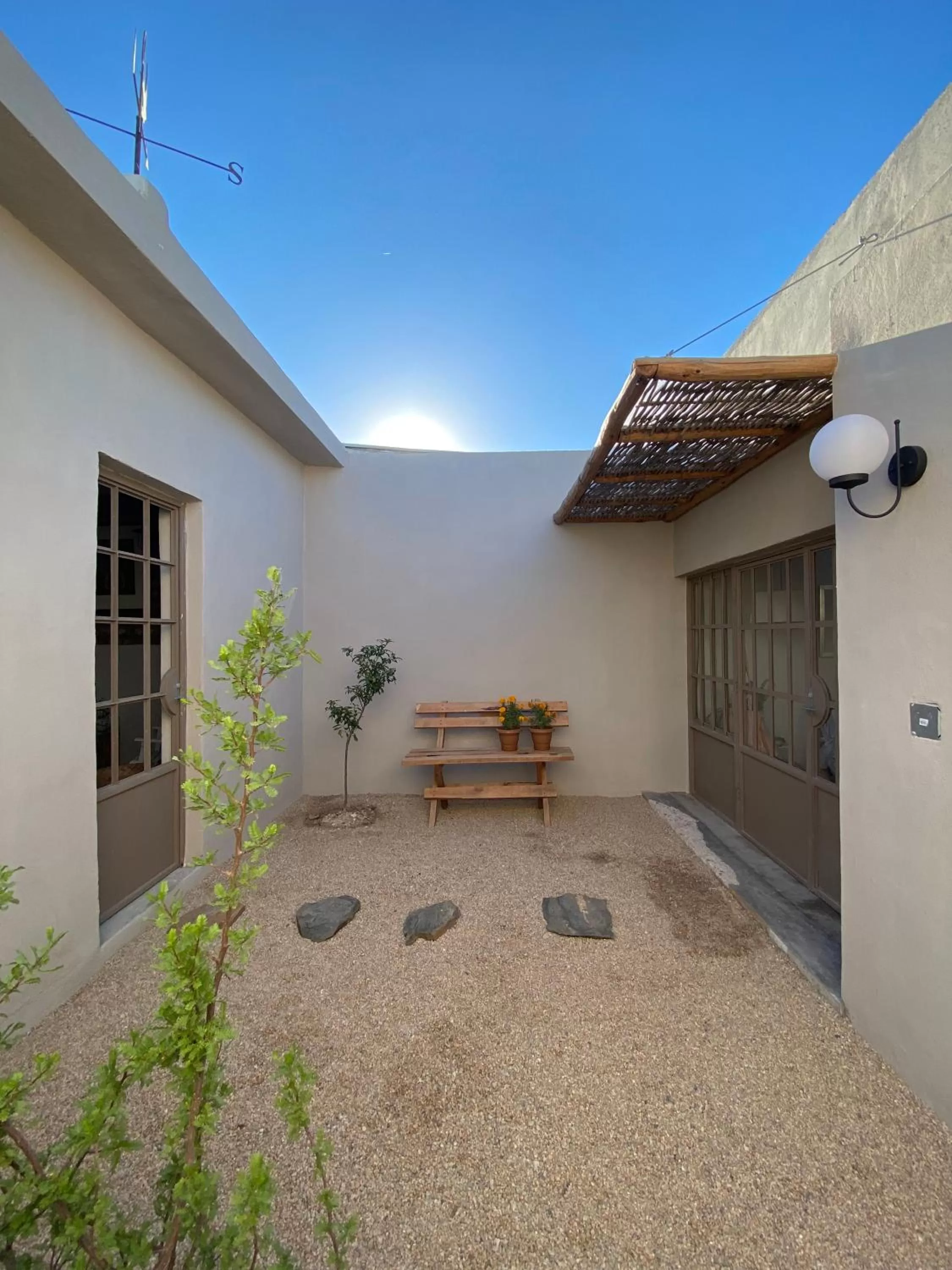 The Mantarraya Outpost